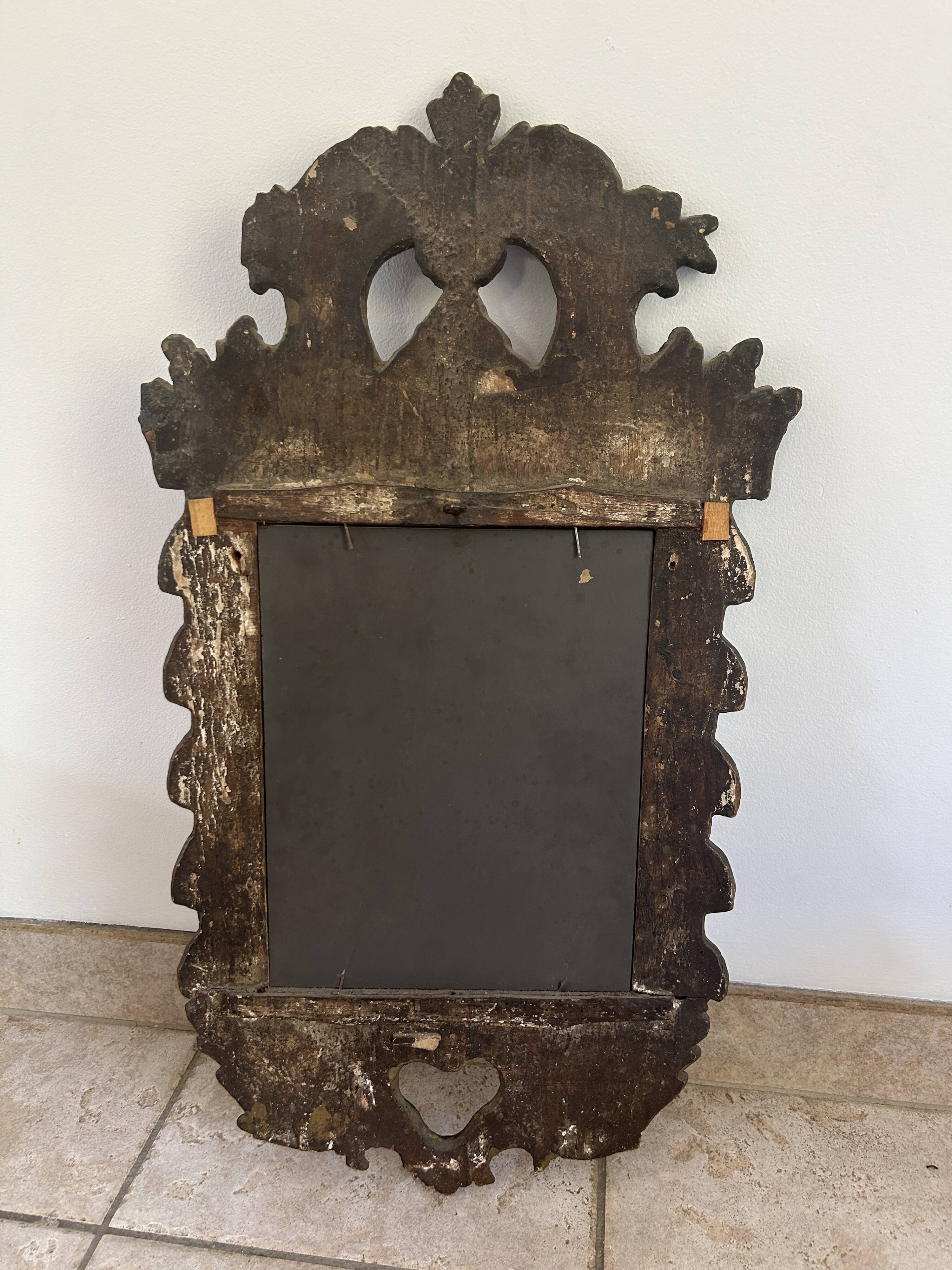Miroir italien en bois du 18ème siècle