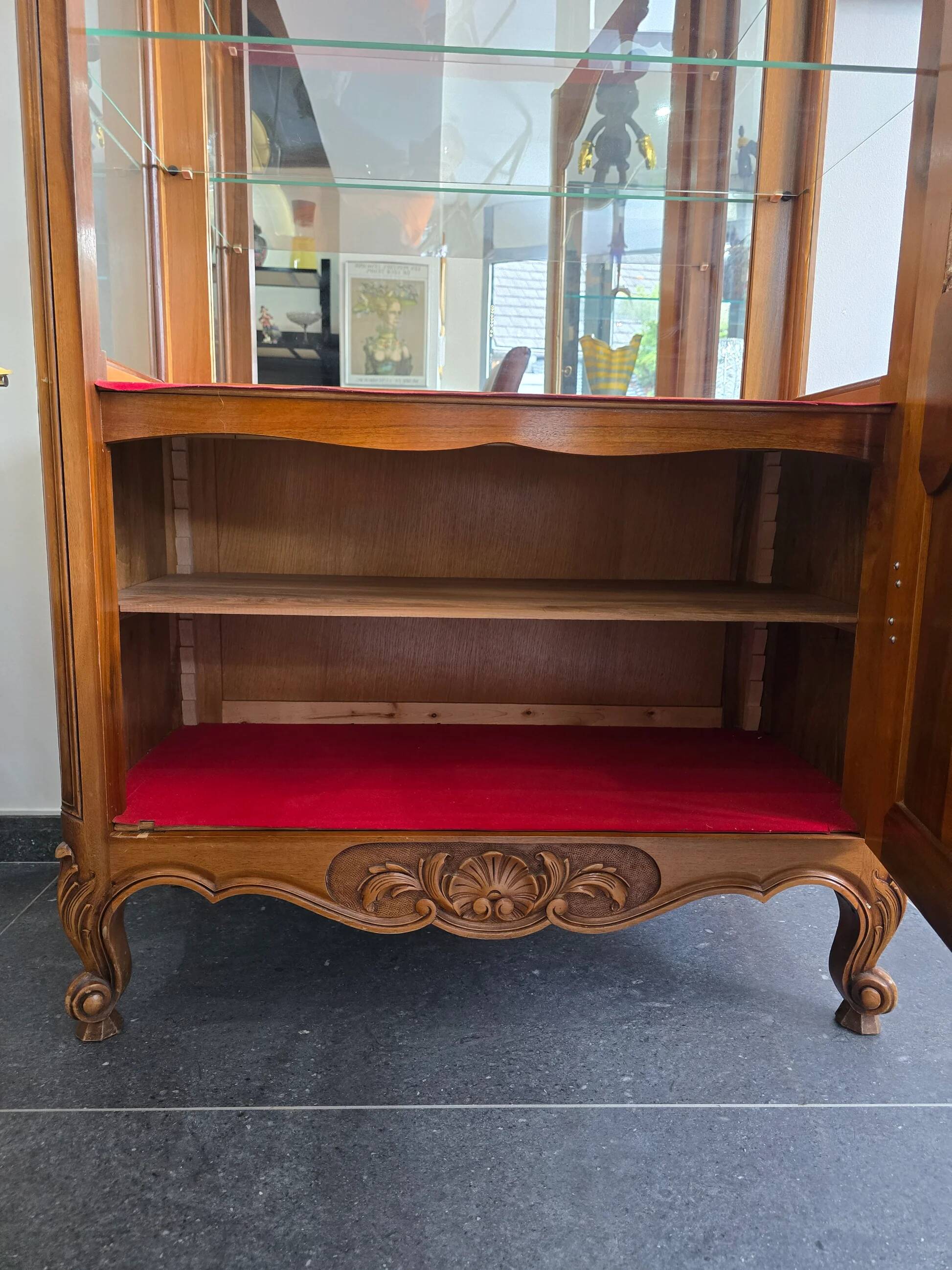 Vitrine de style Louis XV en merisier – Fabrication française UNIFA