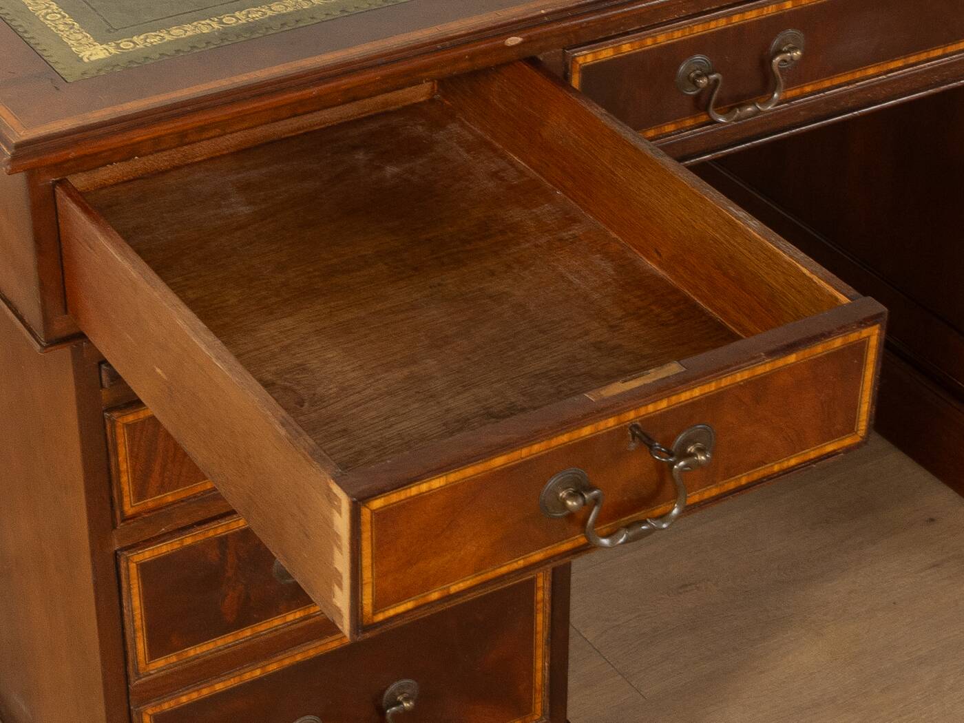 Bureau de style anglais ancien