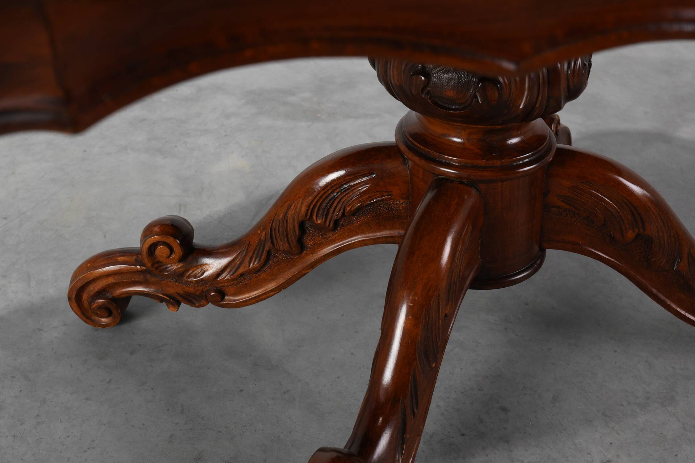 Victorian Cherrywood Oval Coffee Table, England, circa 1850