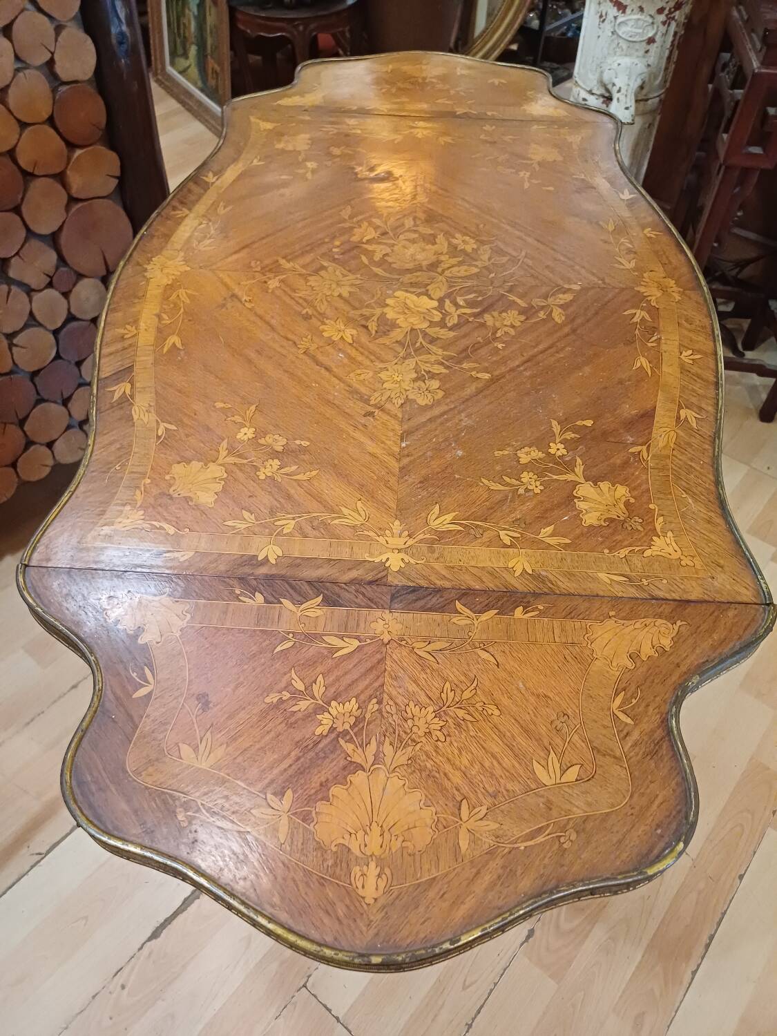 Table, drop-leaf desk "fully marquetry, Louis XV style, Period
