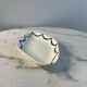 Ravier en terre de fer décor bleues 24cm