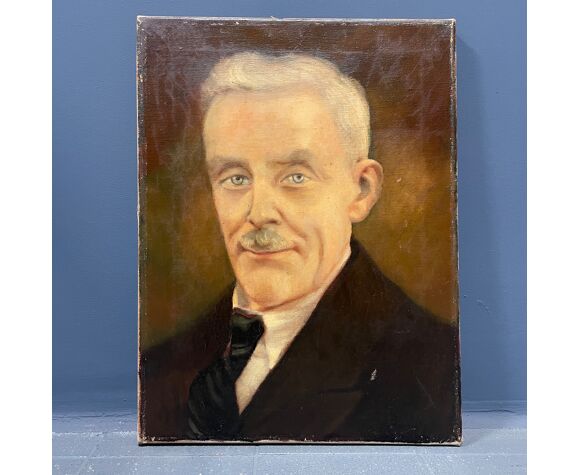 Old portrait of a man with a mustache oilpaint