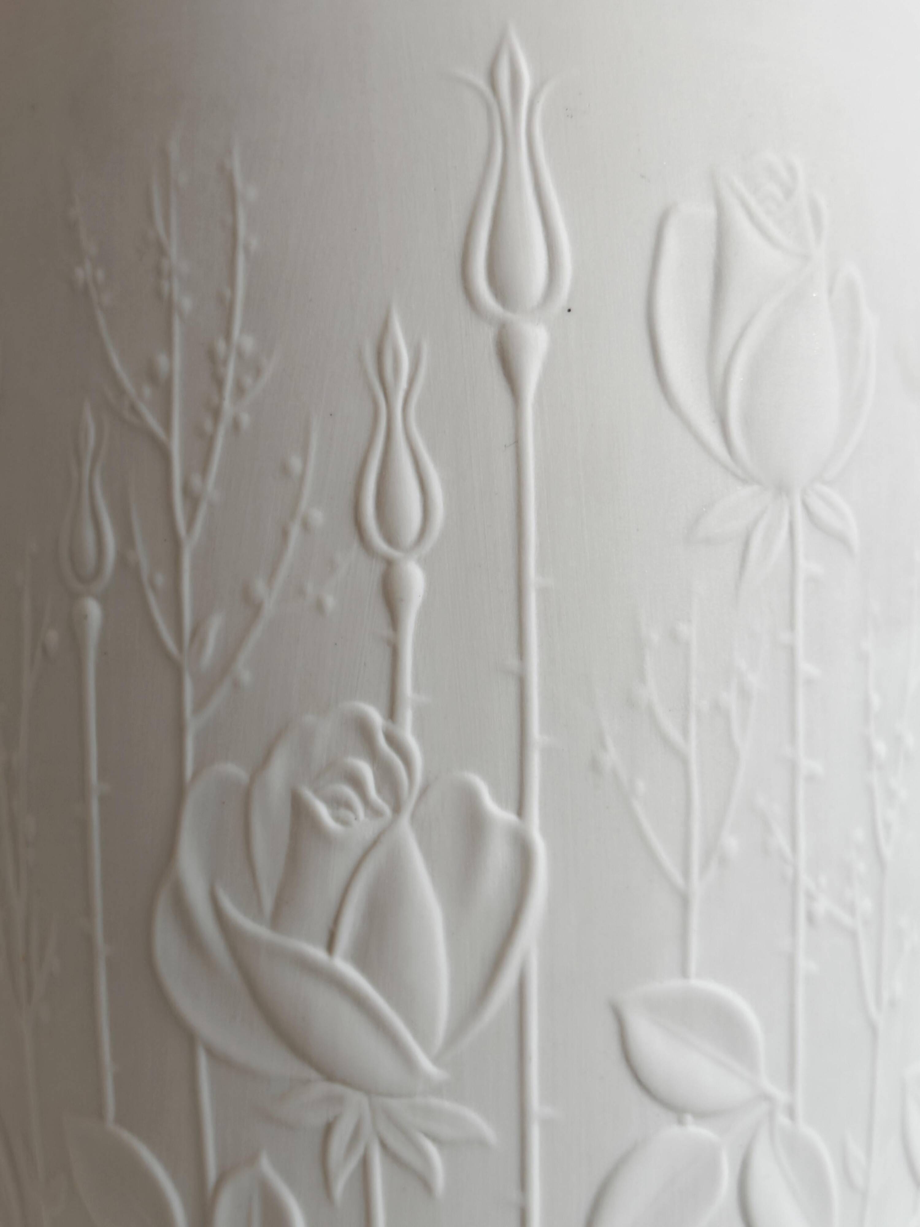 "Rosengarten" vase in biscuit porcelain by Alboth & Kaiser, mid-century.