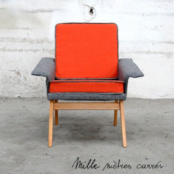 Fauteuil vintage entièrement rénové (bois, tissu, garniture).