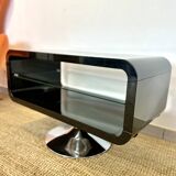 Side table with tulip base in chrome