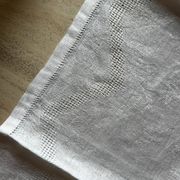 Lot de six serviettes de table anciennes en damassé, monogramme brodé