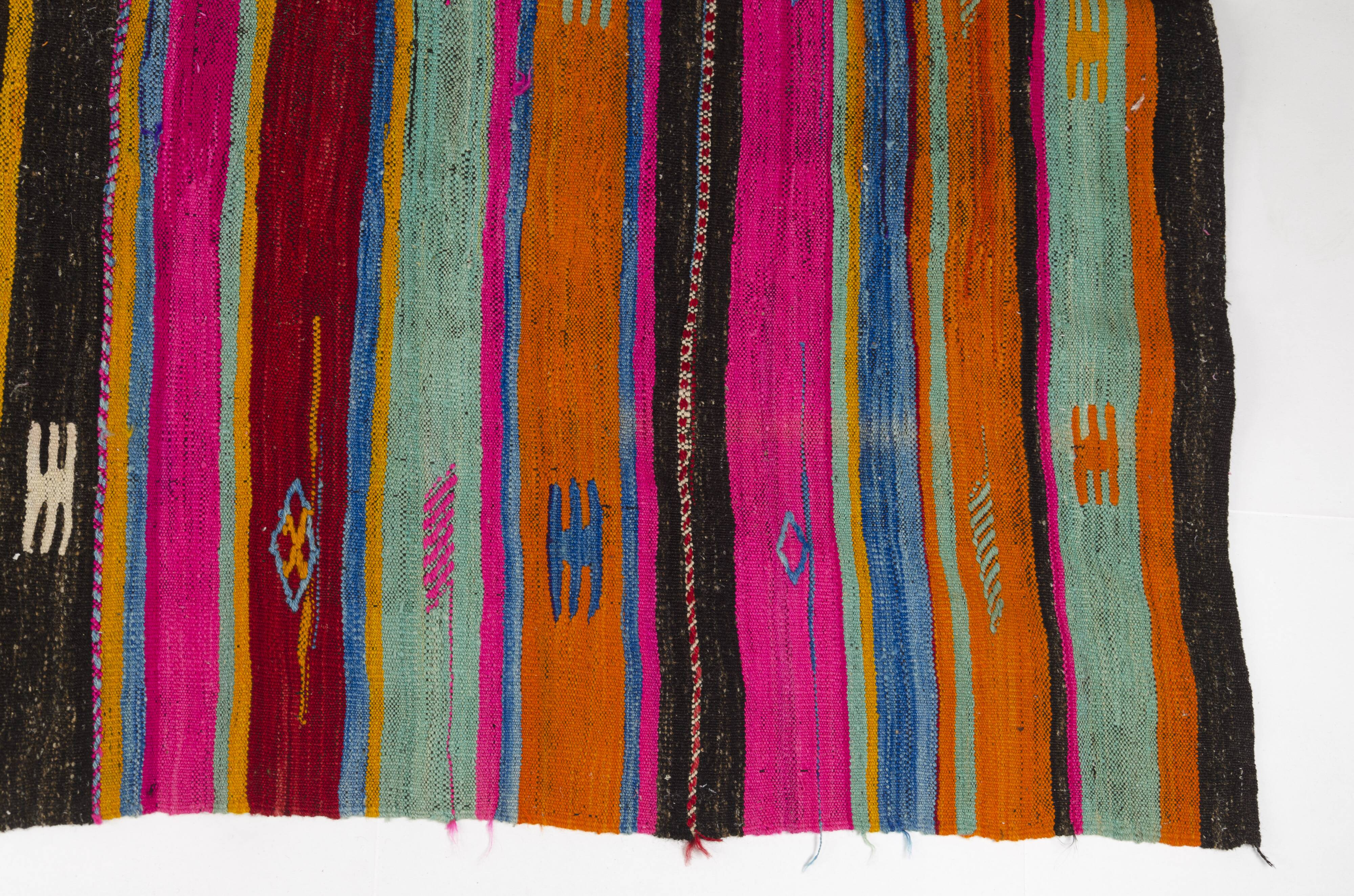 Vibrant Vintage Anatolian Kilim,Hand-Woven Wool & Cotton Rug – sku 137