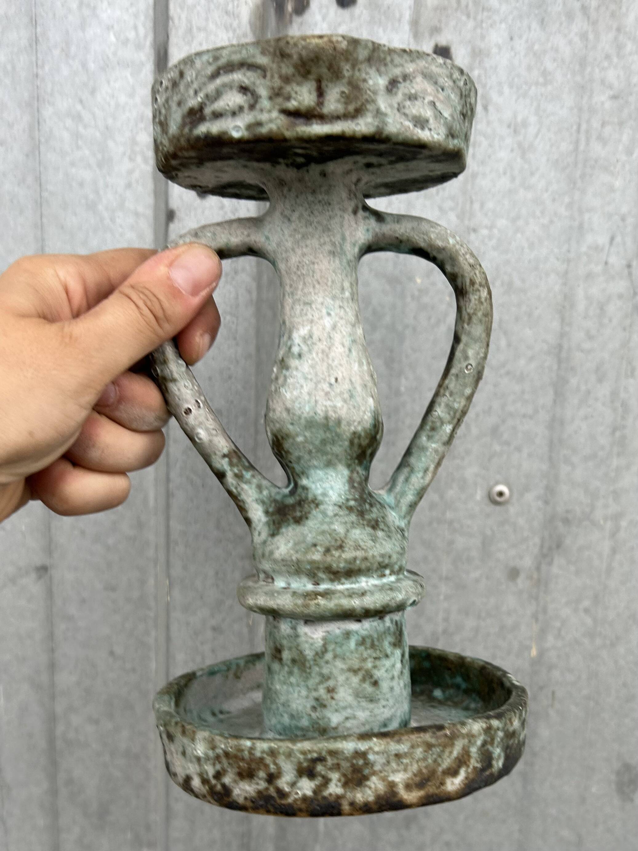 Bougeoir ancien en céramique, signé