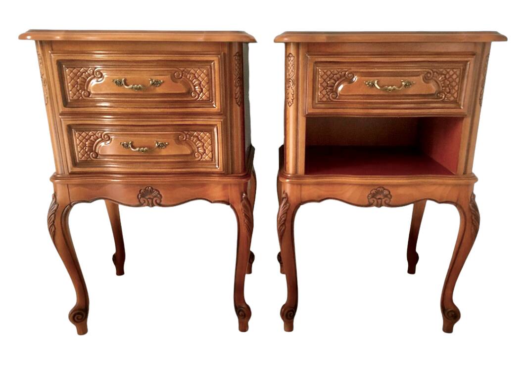 2 Louis XV style bedside tables with drawers and cabriole legs, 1960