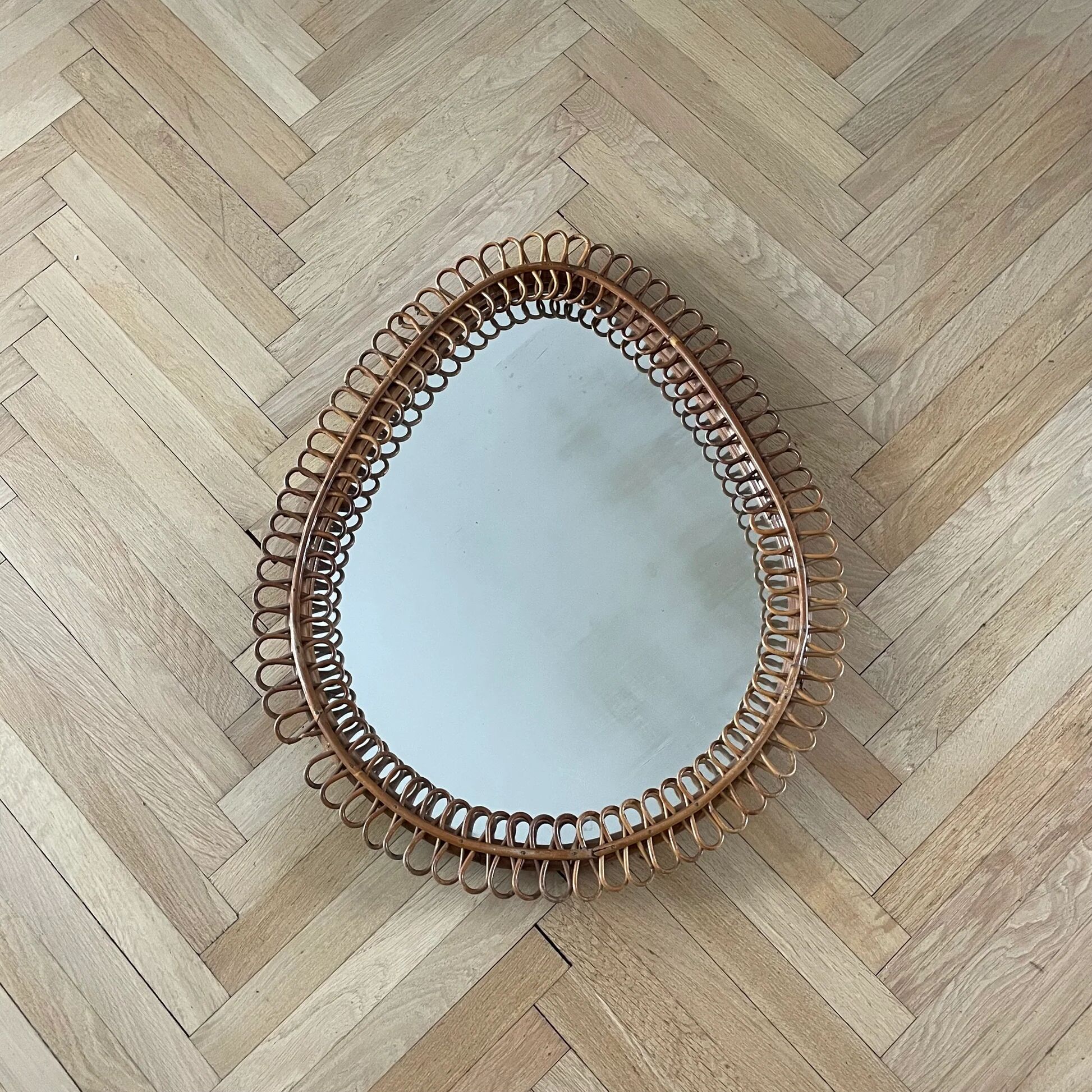 Grand miroir vintage en rotin et bambou