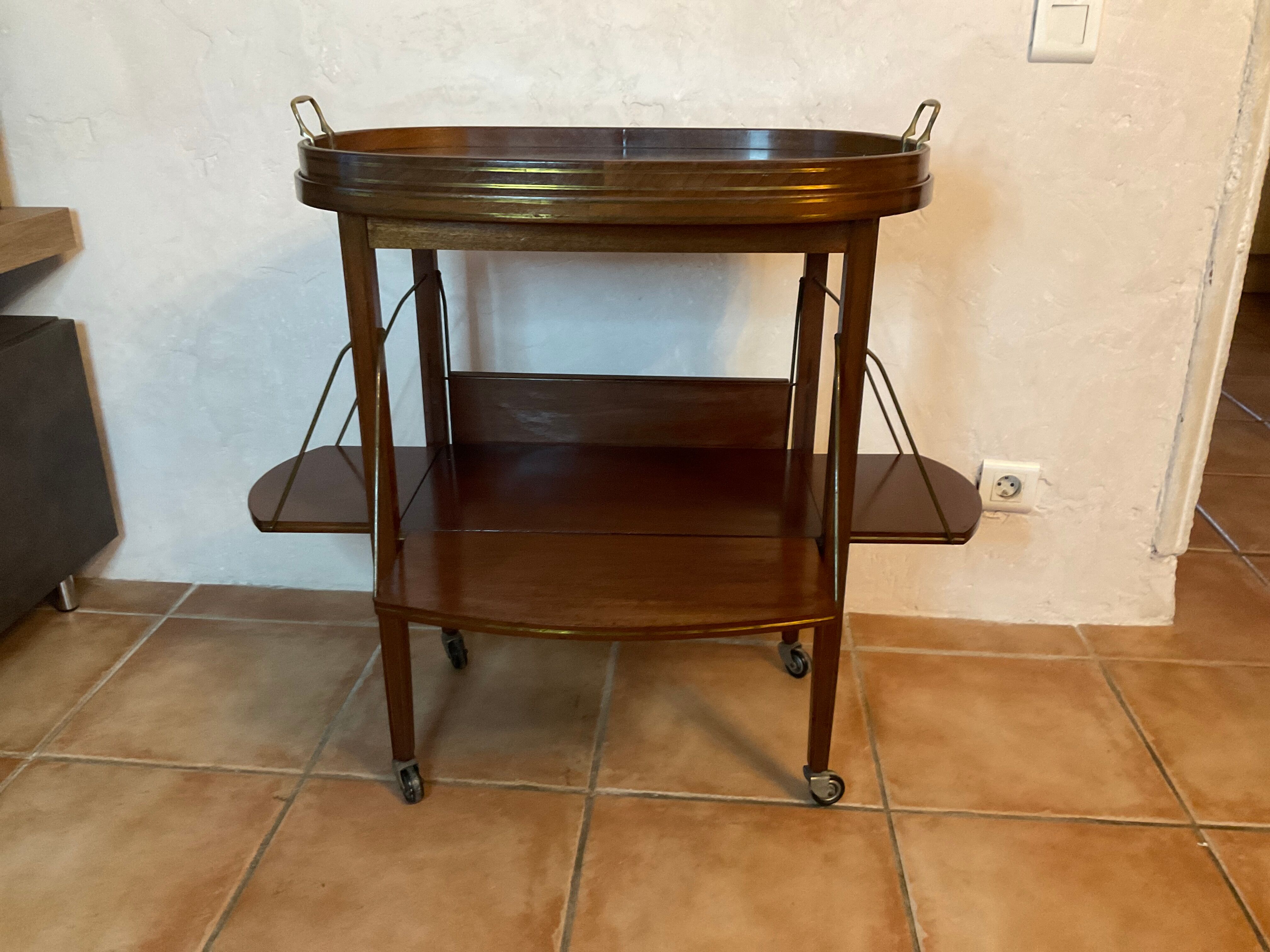Tea table serving oval maid in mahogany brass marquetry