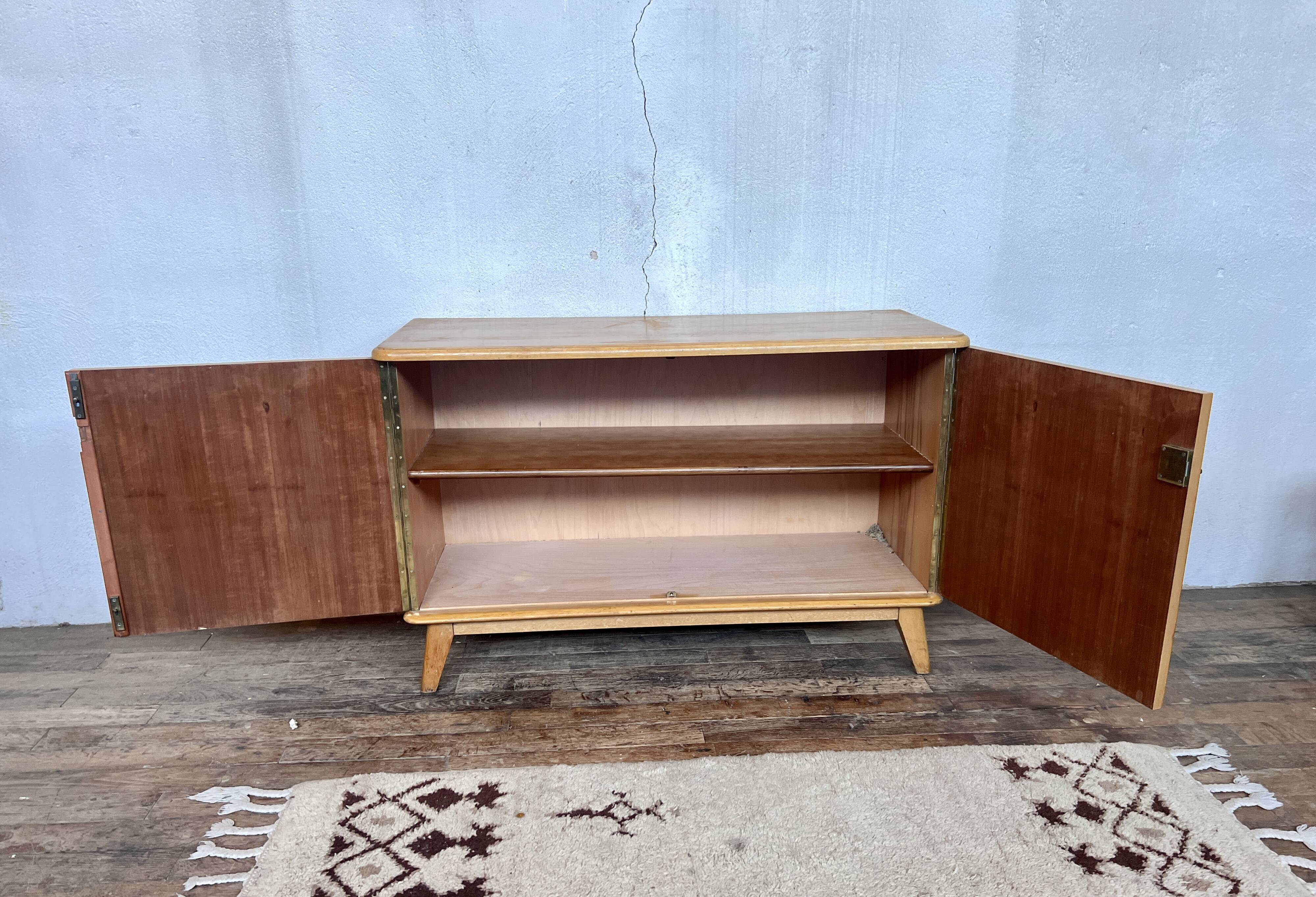 Buffet 2 swing doors