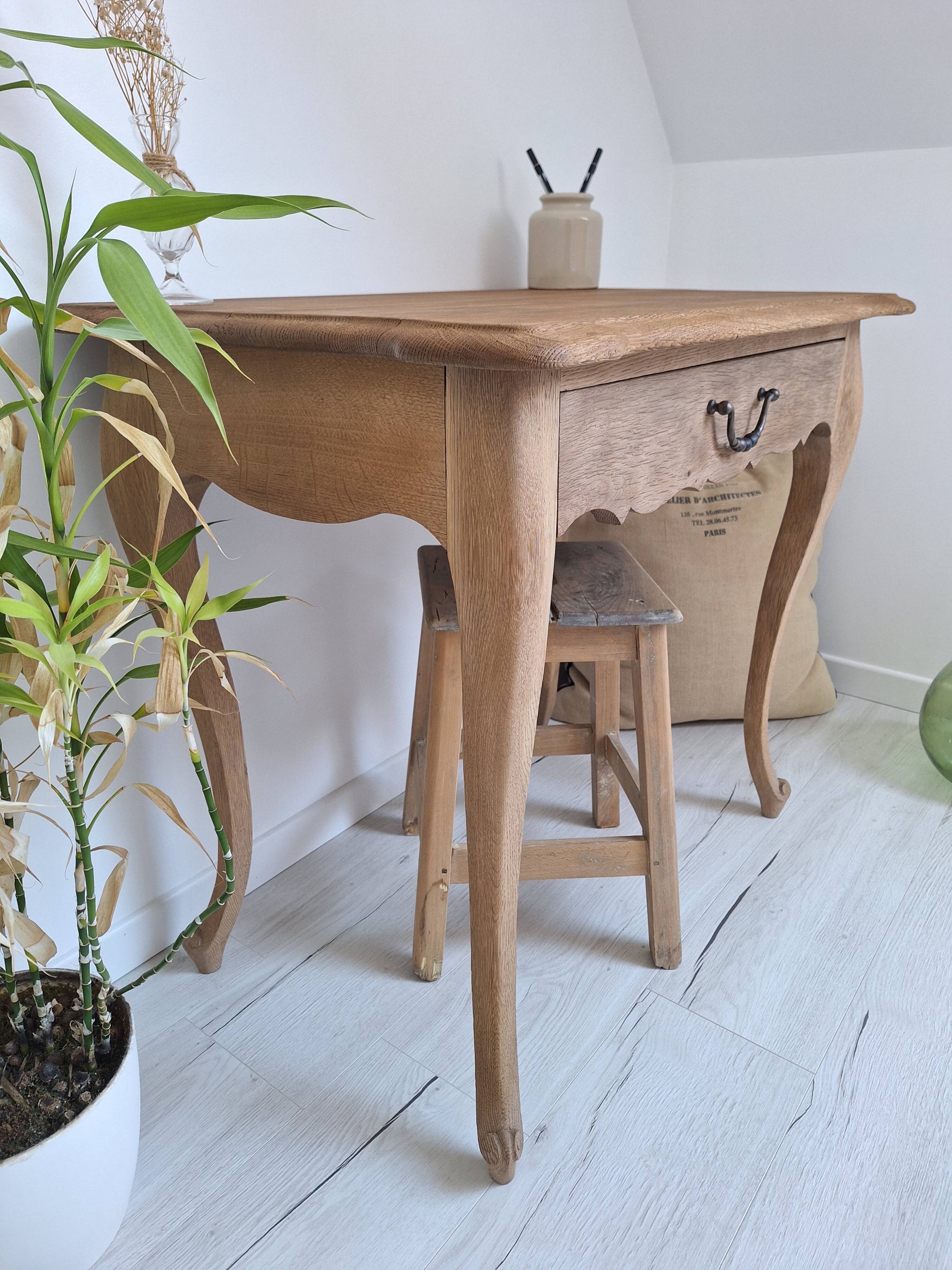 Occasional table, antique desk in solid oak in Louis XV style.
