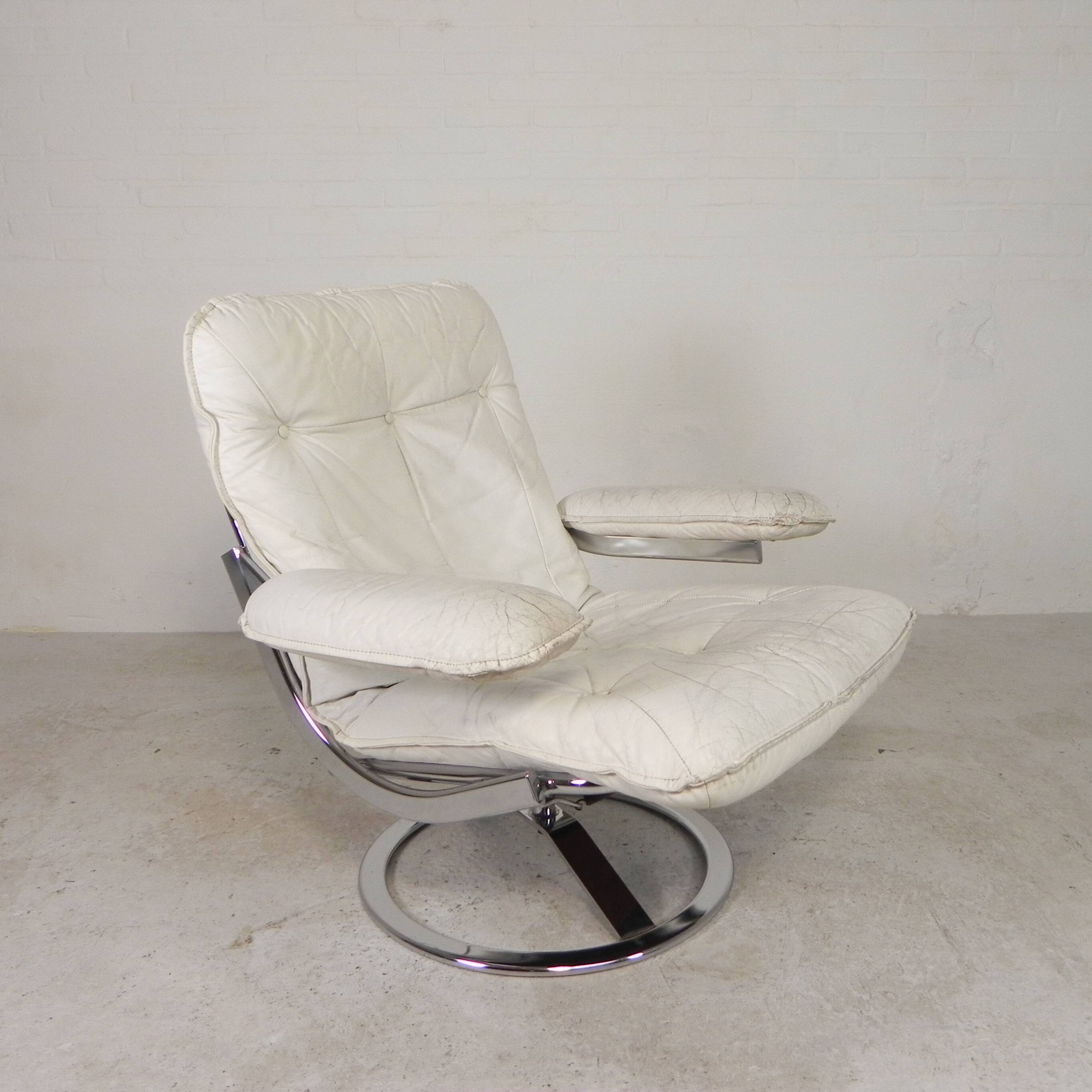 Leolux armchair, swivel chair with white leather upholstery, 1960s