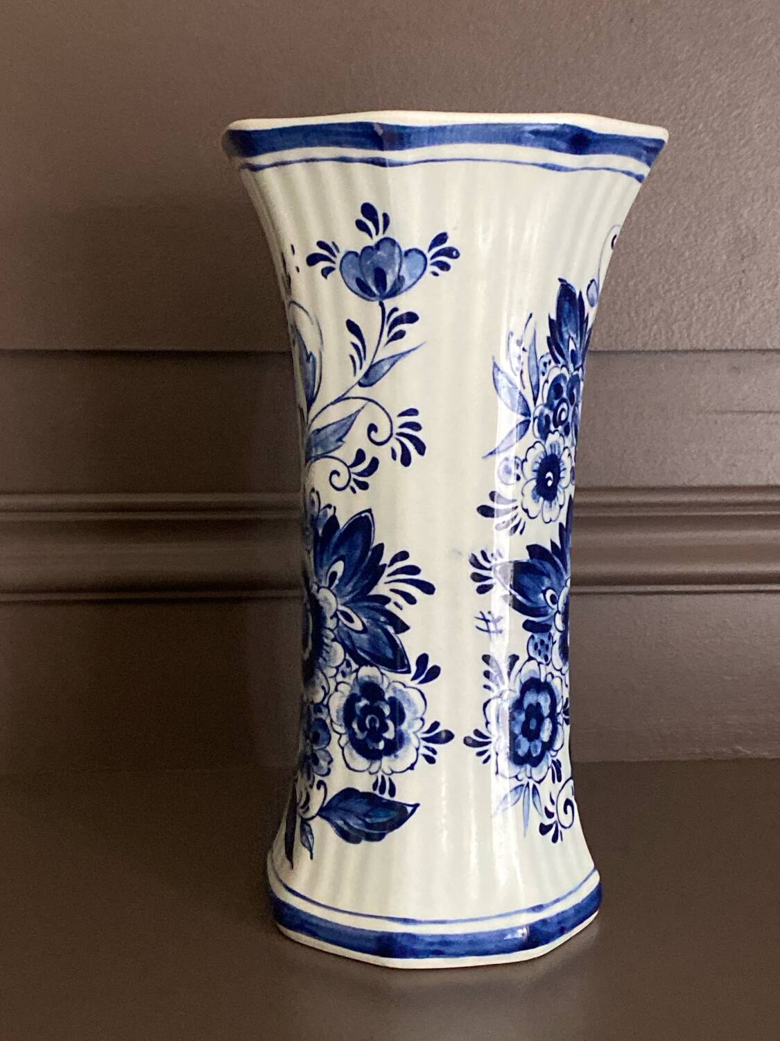 Vintage blue Delfts vase