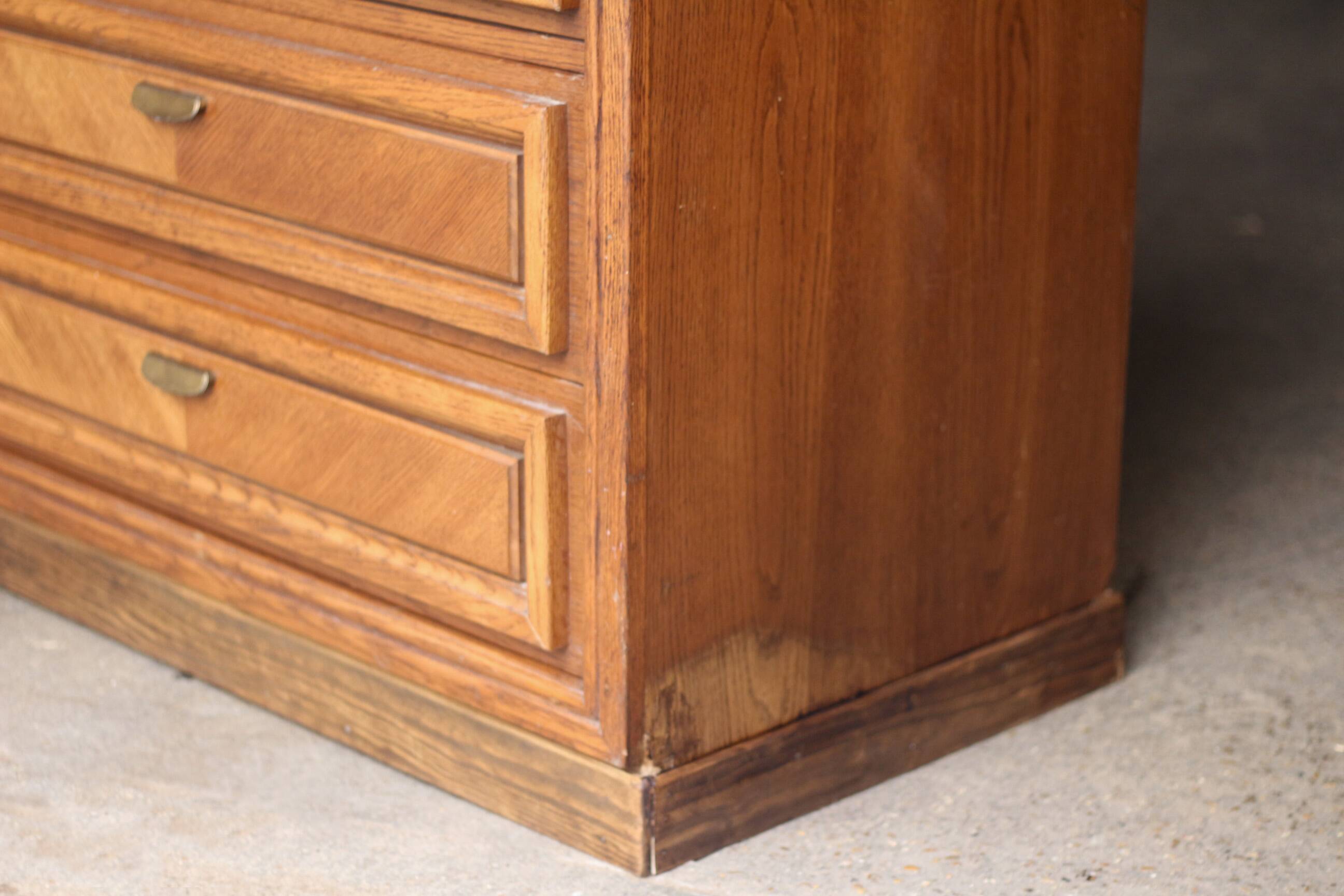 Superbe meuble de mercerie Enfilade, meuble de métier.