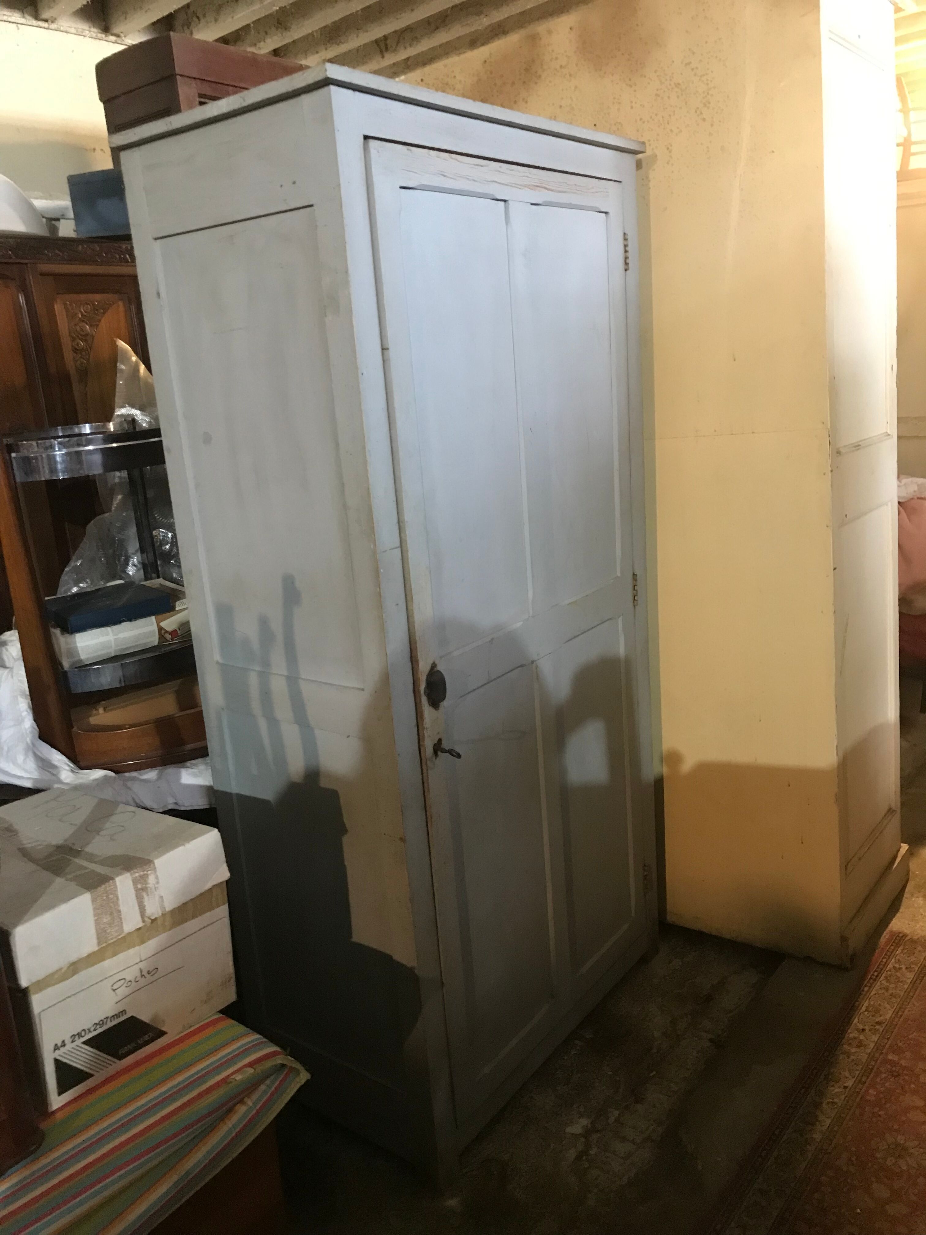 Parisian wardrobe one door