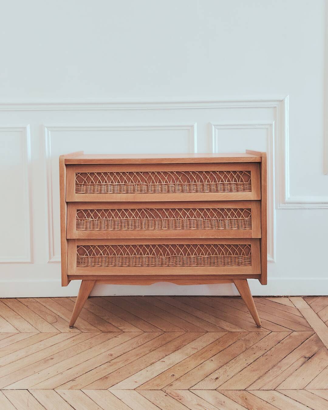 Commode en bois et rotin vintage rénovée, années 60