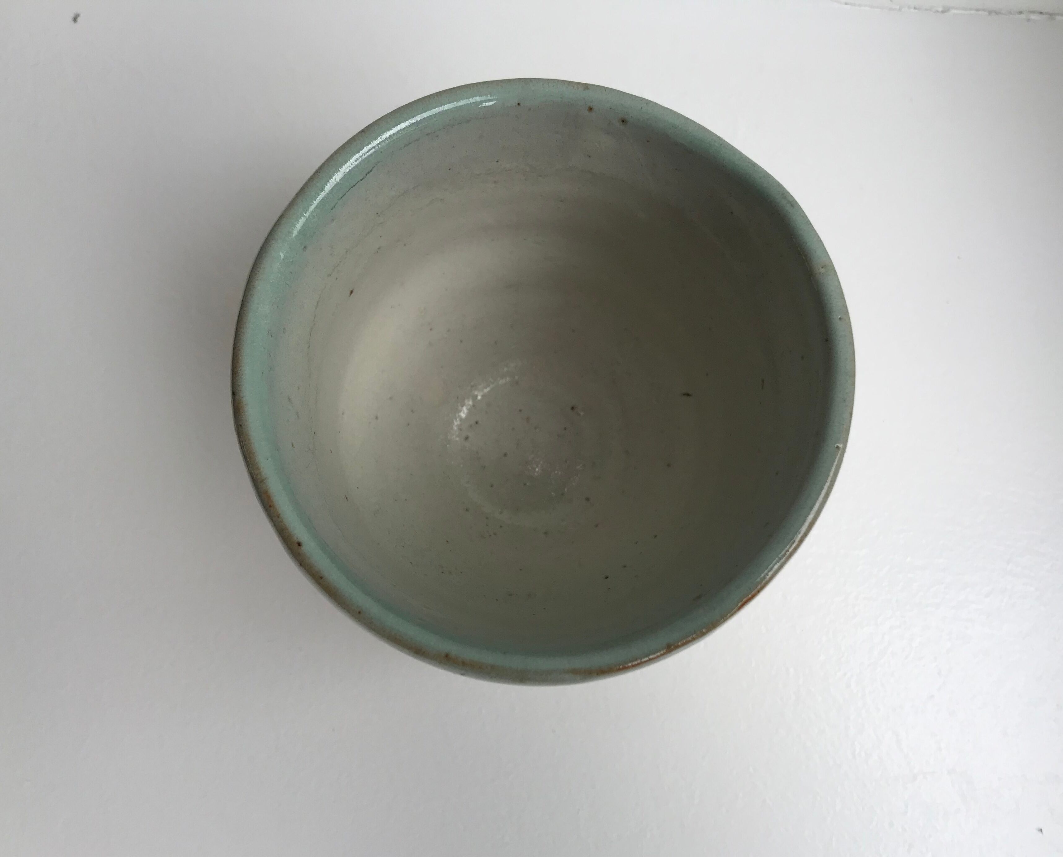 Bol signé en grès artisanal années 60