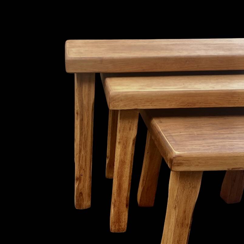 Trio of Brutalist nesting tables in solid oak – 1960s/70s