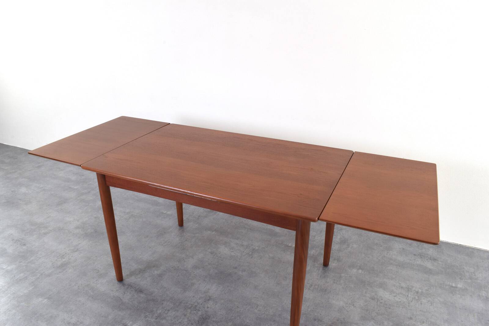 Mid-Century Danish Teak Extendable Dining Table, 1960s.
