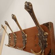 Vintage wall coat rack in patinated wood and metal – 4 double hooks