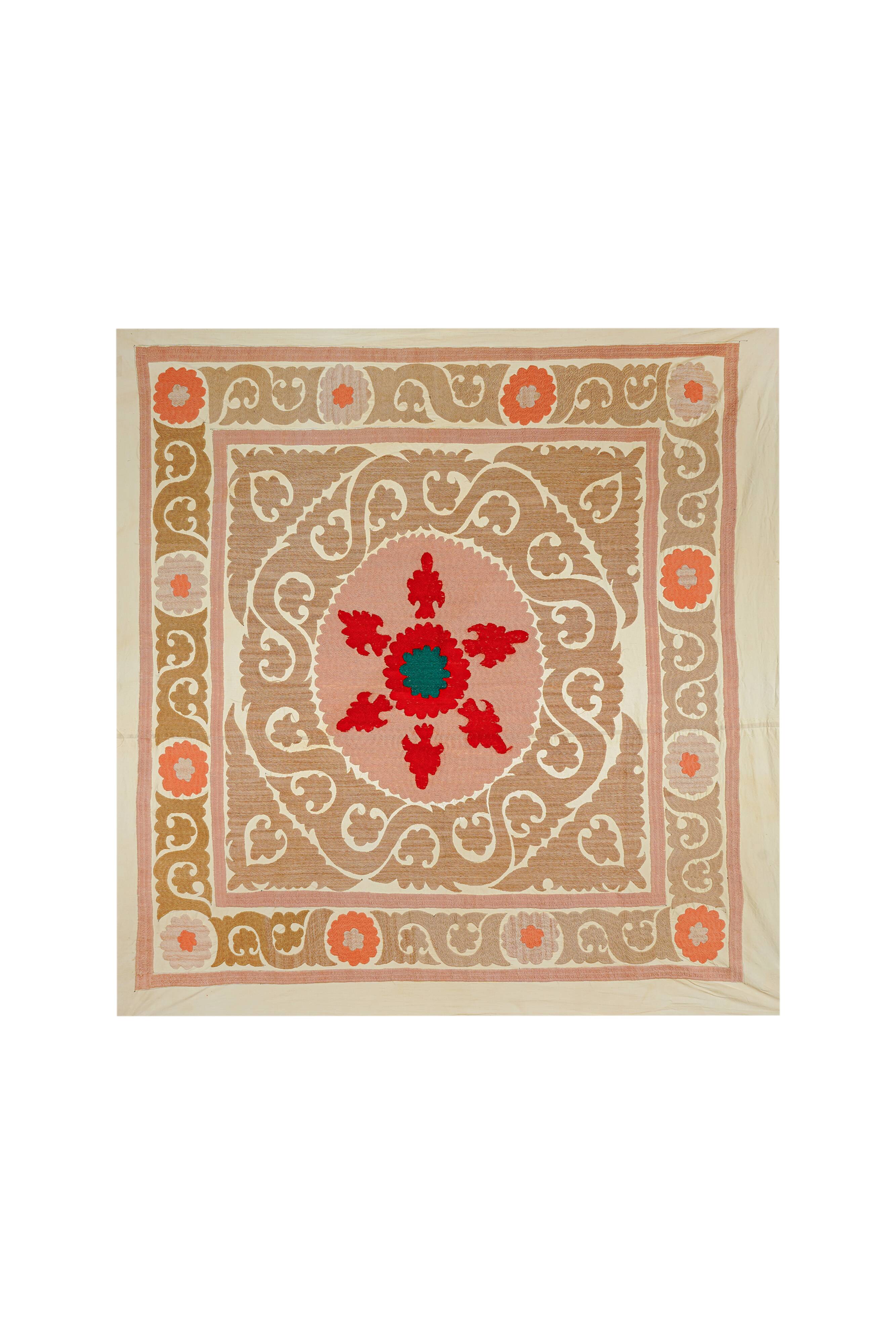 Tapis turc vintage noué à la main 133x136 cm