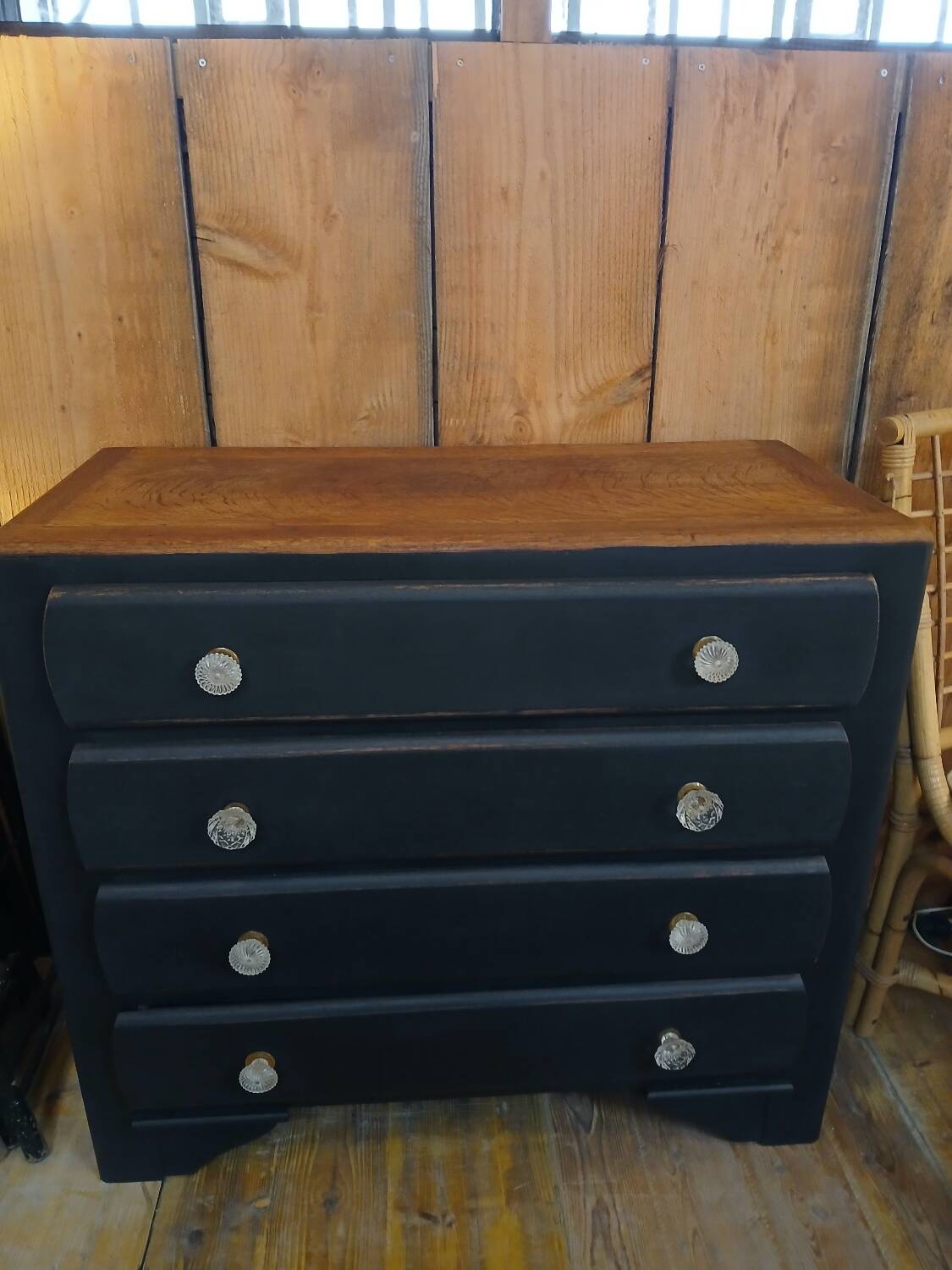 Chest of drawers