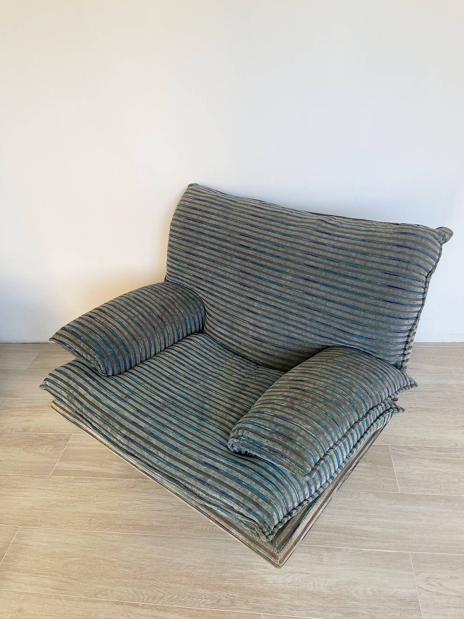 Fauteuil Grand Post Moderne des années 1980