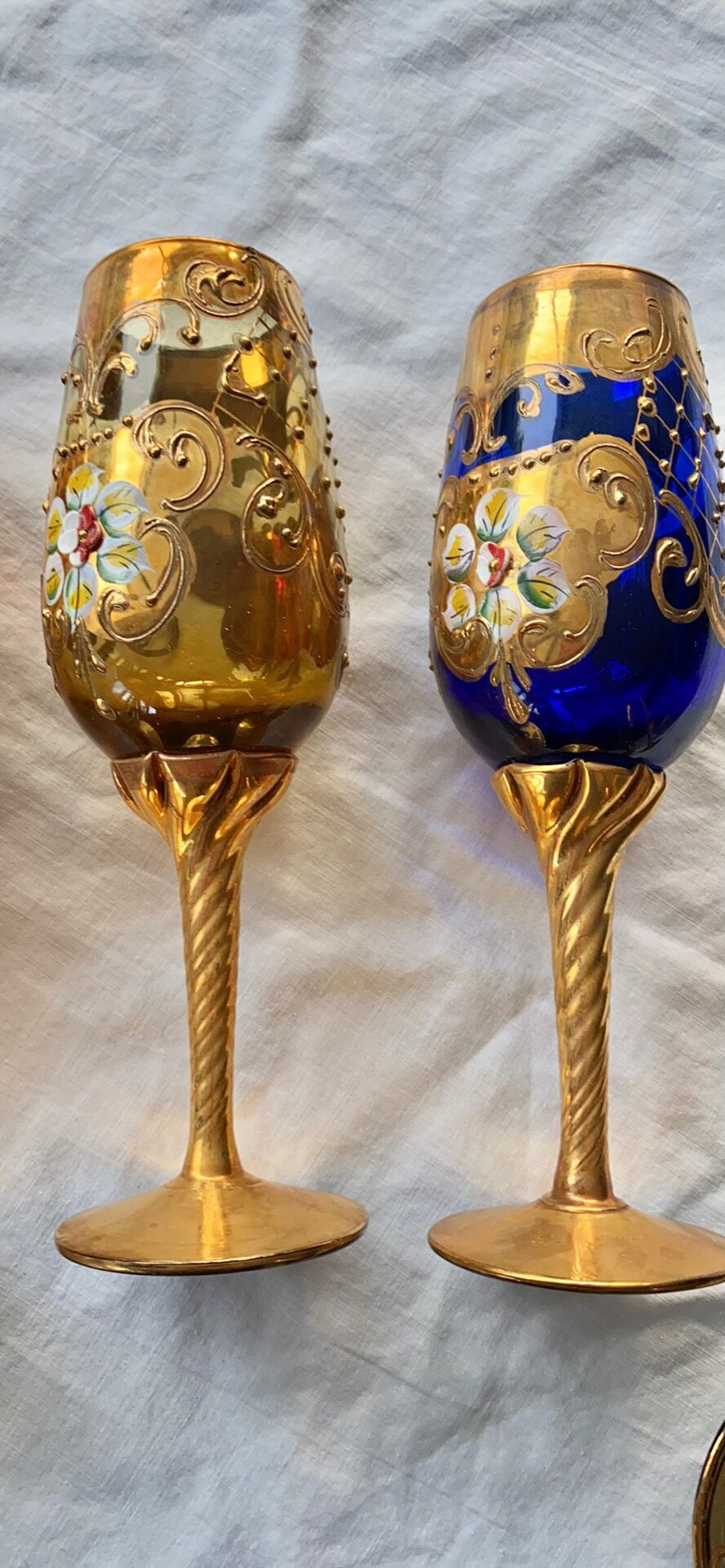 Lot 6 glasses Murano Venice gilded floral decoration in relief