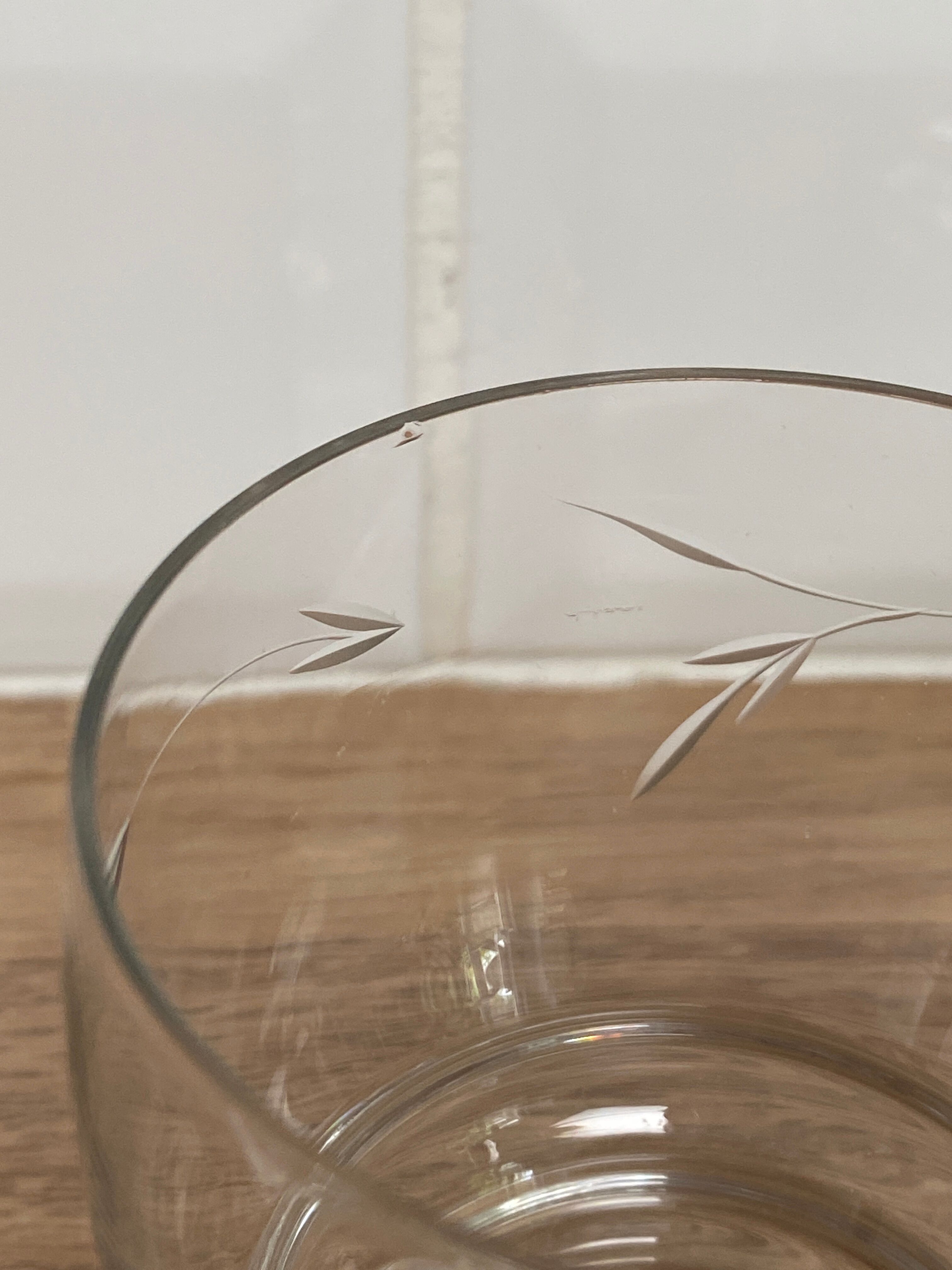 Set of 6 engraved glass wine glasses