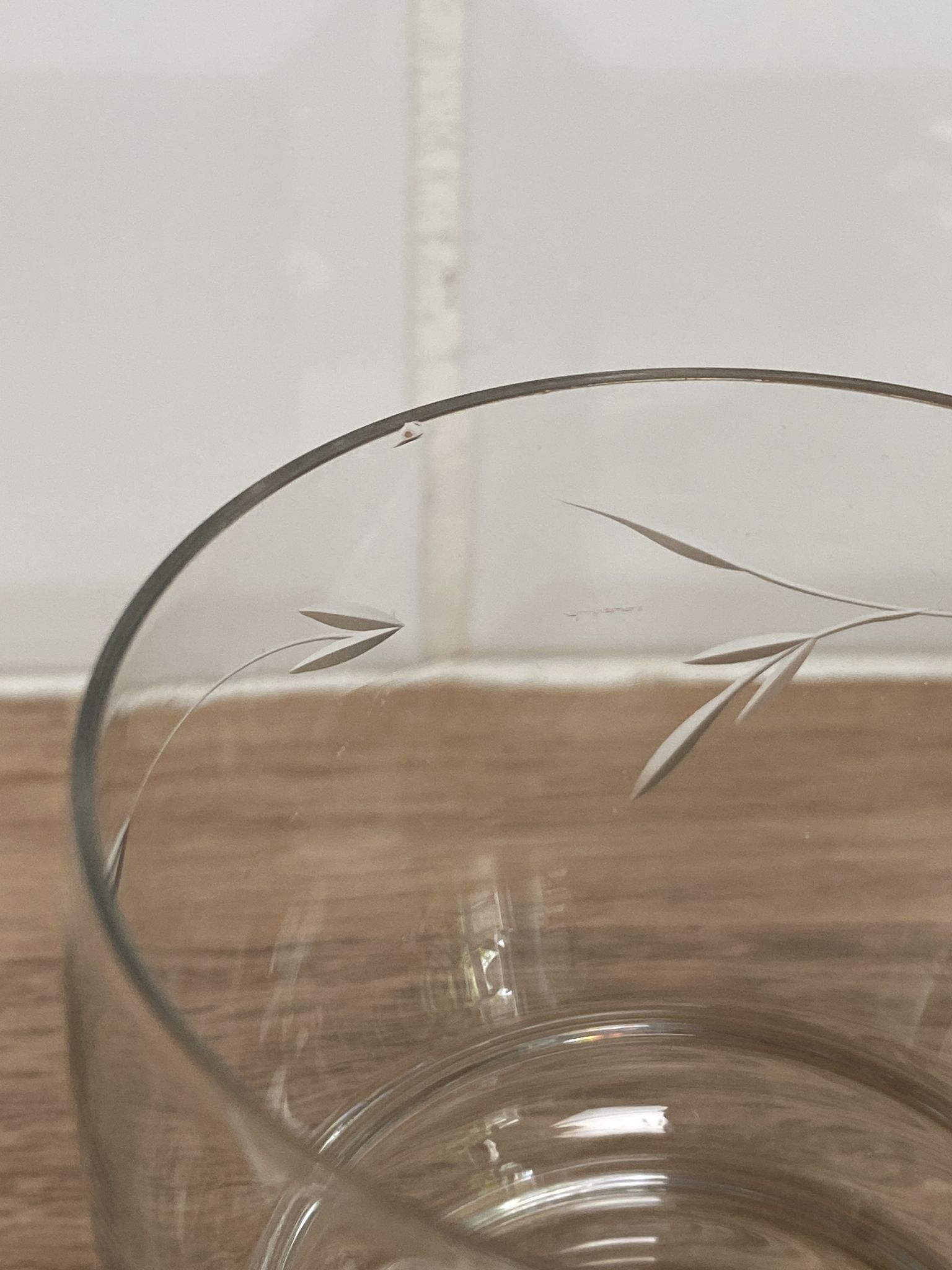 Set of 6 engraved glass wine glasses
