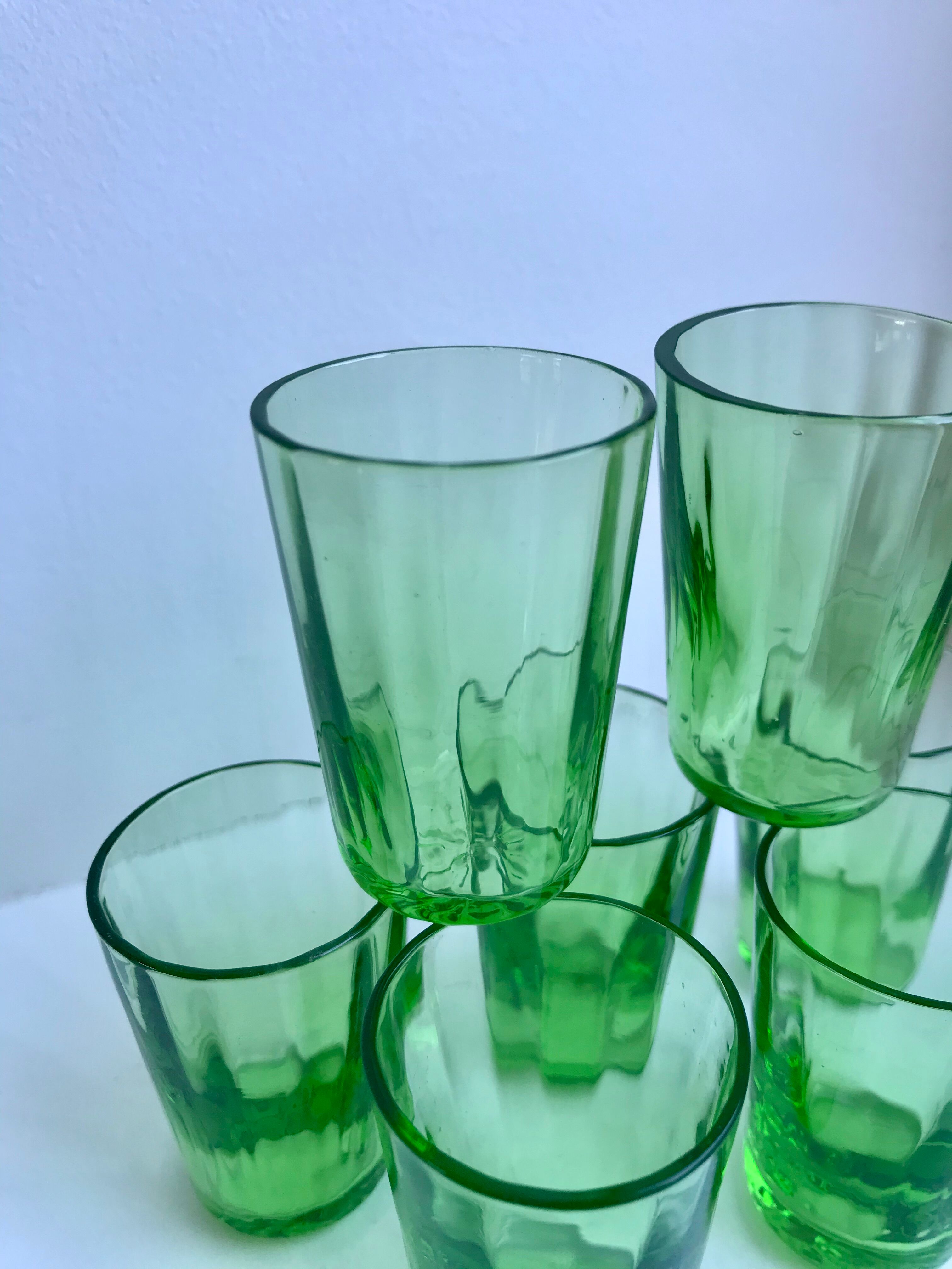 Set of 7 green glass liquor glasses 60s-70s