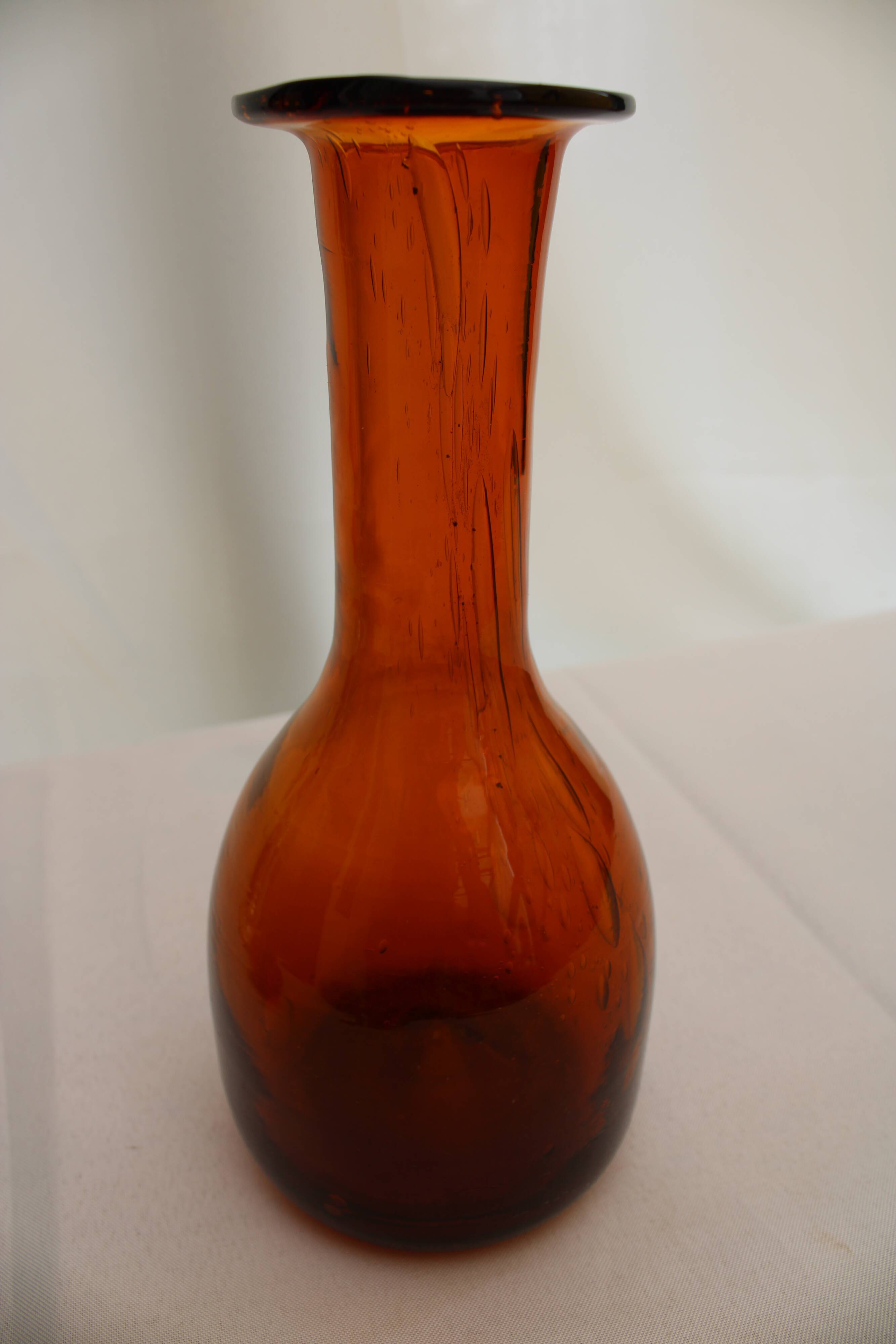 Bubbled amber carafe