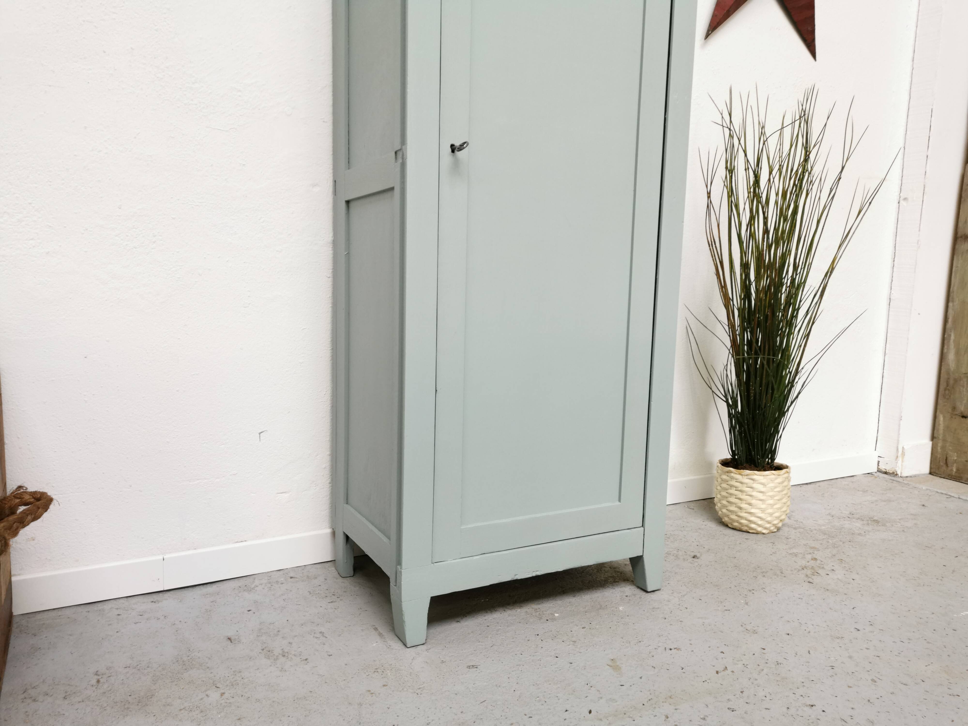 Armoire parisienne vintage