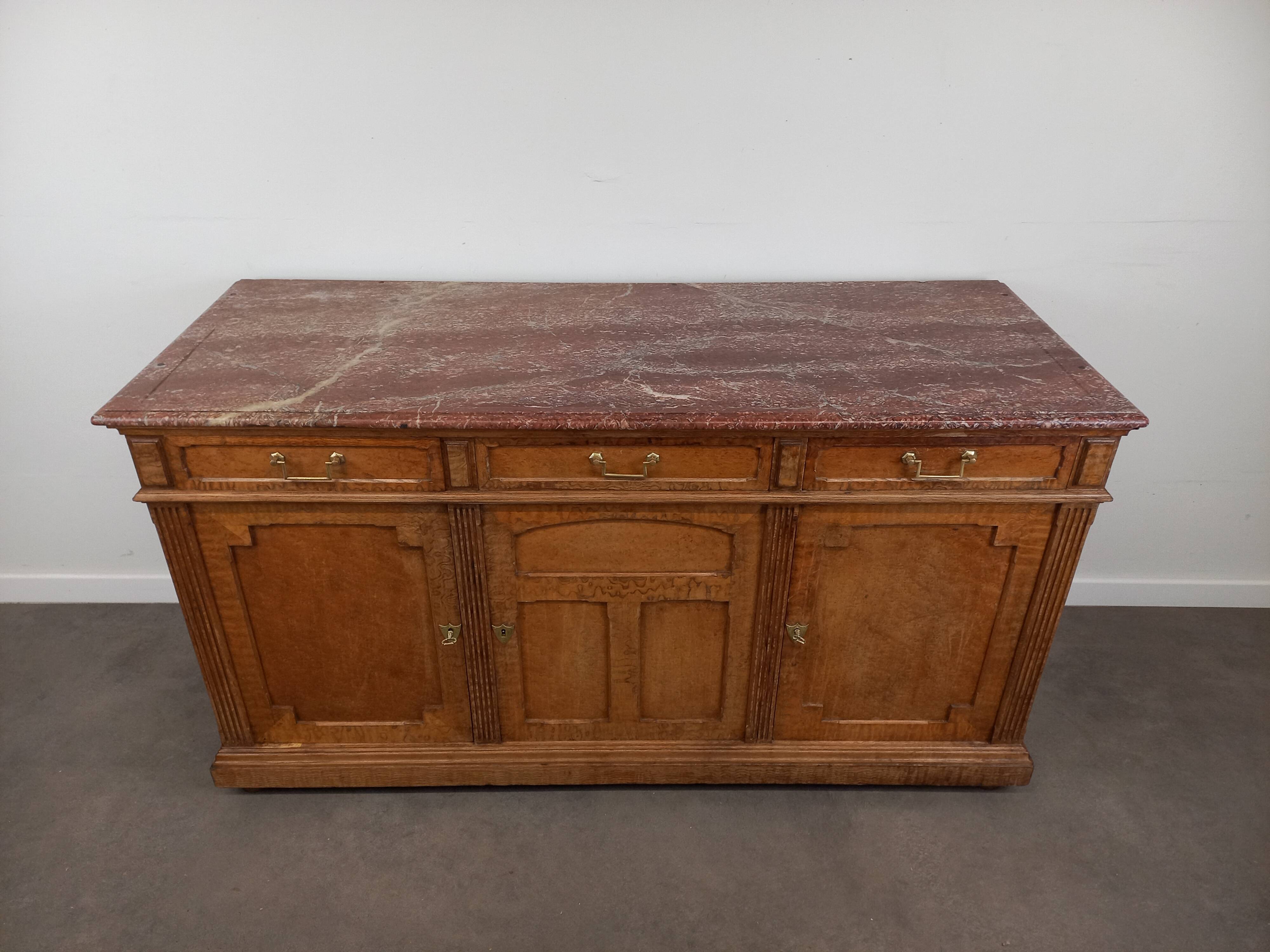 Banque de magasin plateau marbre