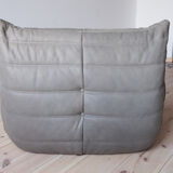 Chauffeuse "Togo" en cuir gris modèle dessiné par Michel Ducaroy 1973