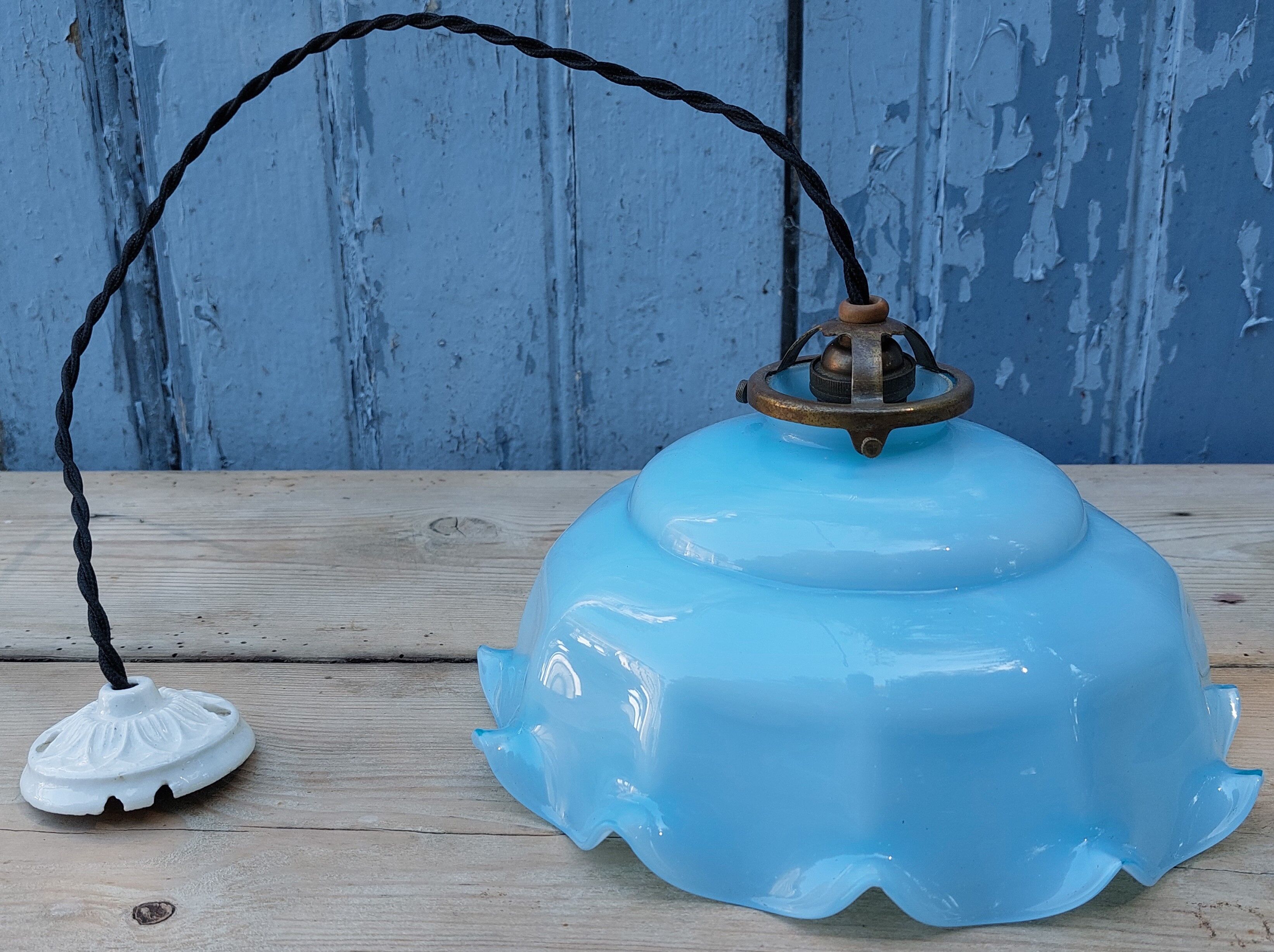 Suspension en opaline blue