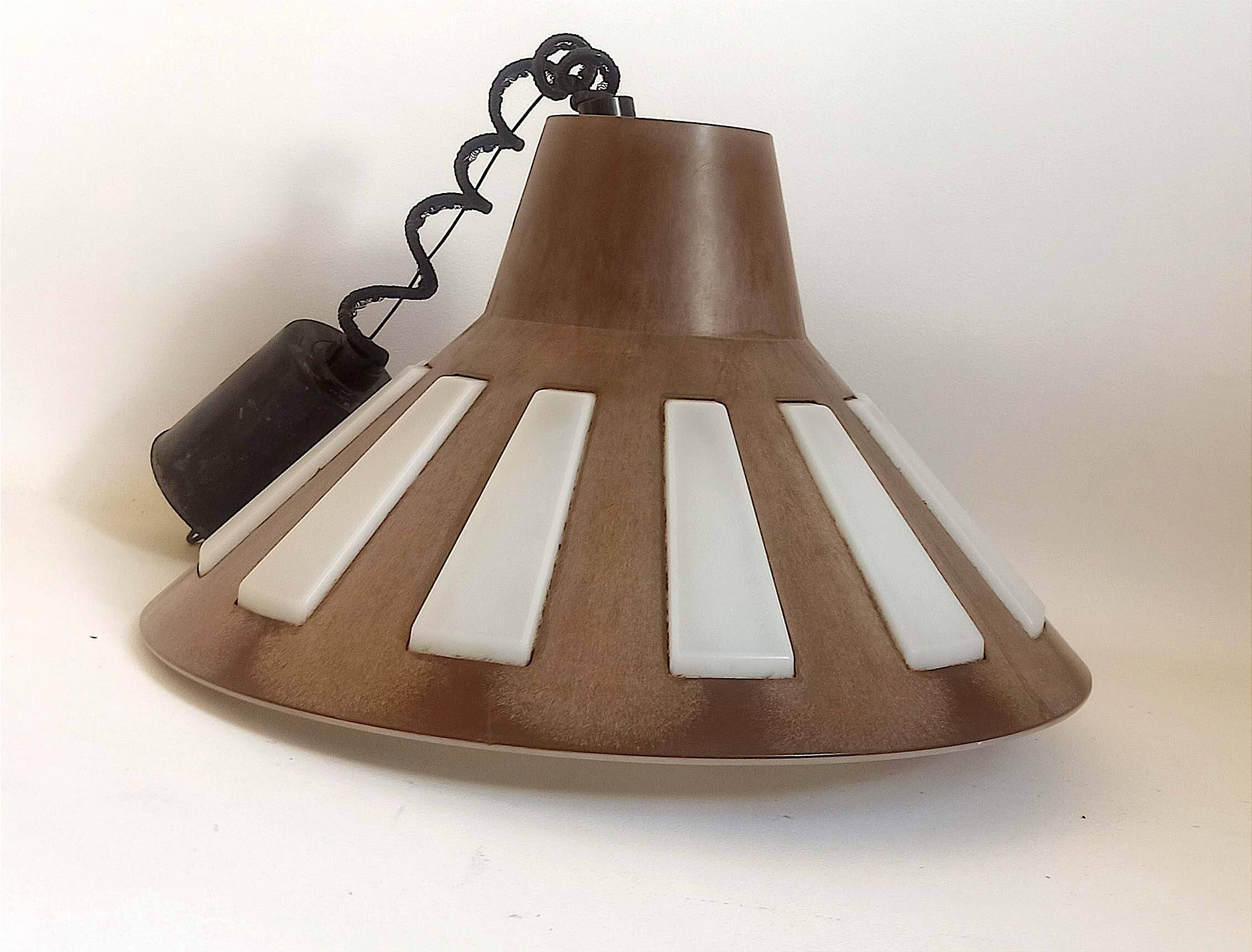 Bakelite pendant light up and down 70s Diameter 40 cm