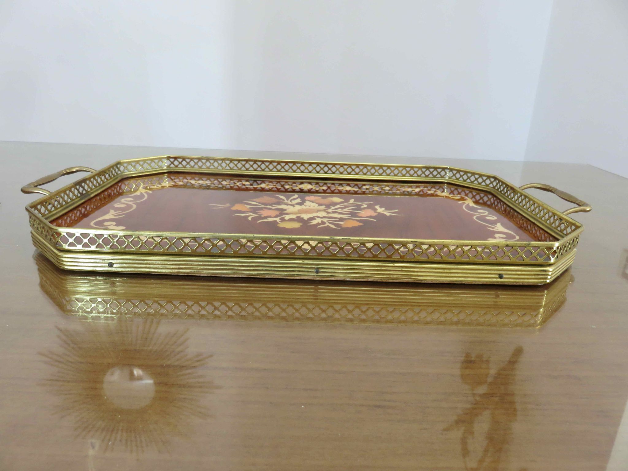 Octagonal tray in marquetry and brass, Italy, Art Deco 1940s 1950s