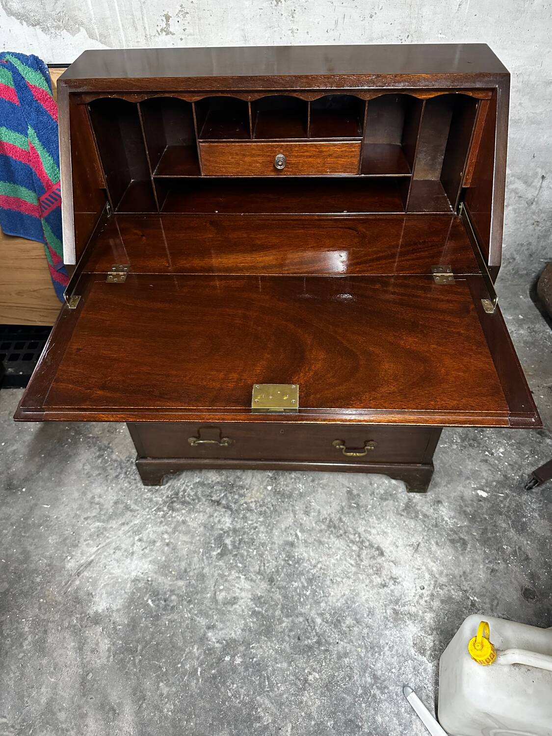 Writing desk in mahogany - Great Britain early 20th century