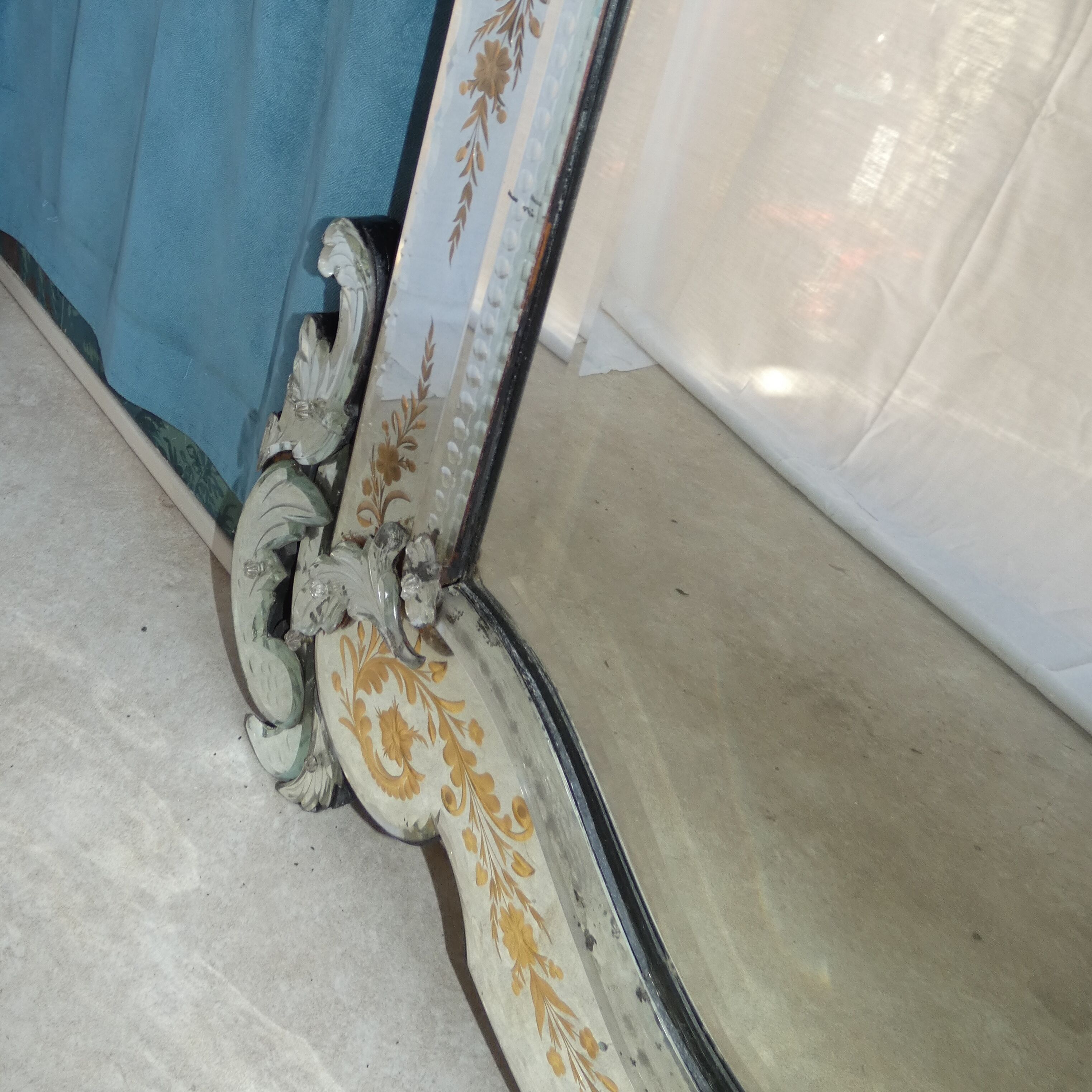 Baroque mirror murano eglomized height 166 x 110 early twentieth