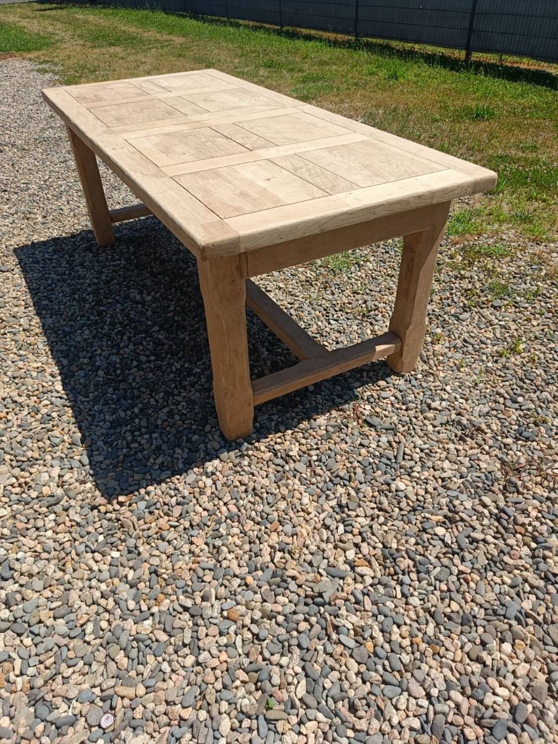 Farm table