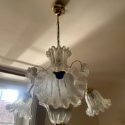 Murano chandelier with 3 iridescent flowers, 1980.