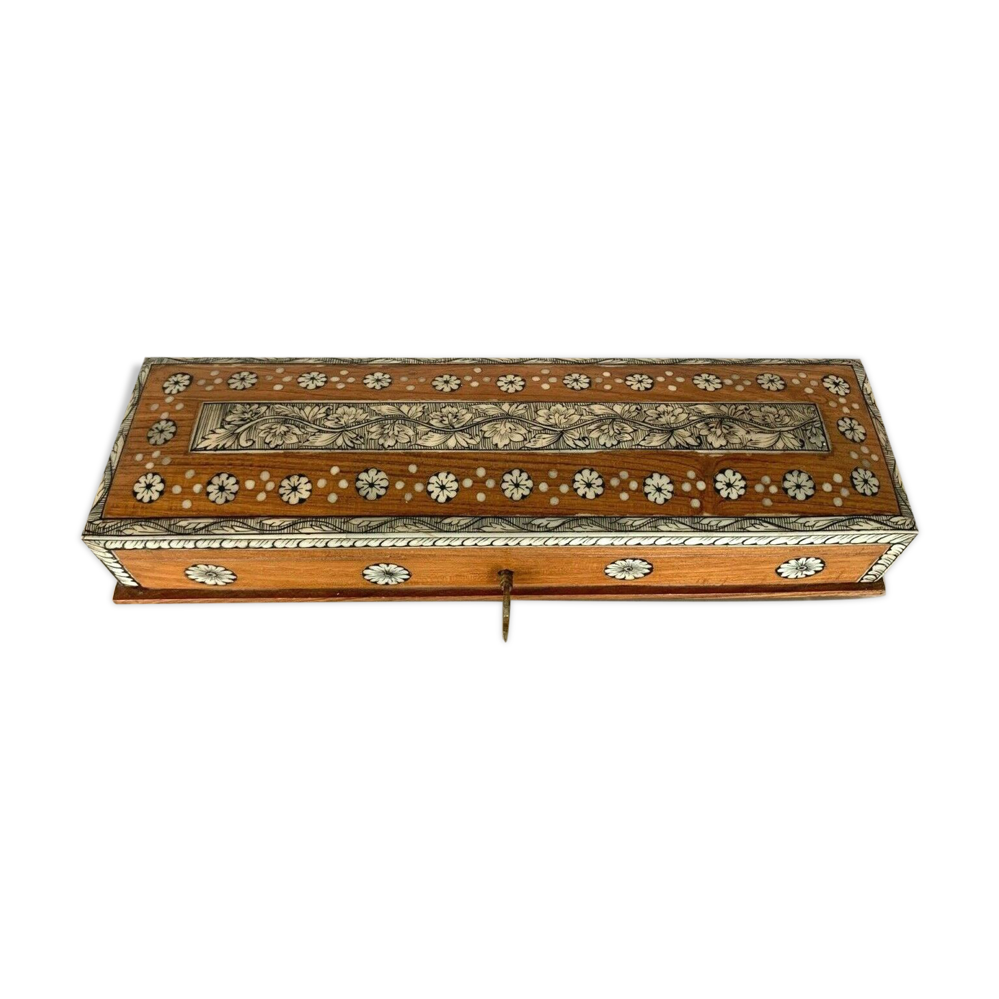 Natural wood plumier box decoration in inlay of bone marquetry