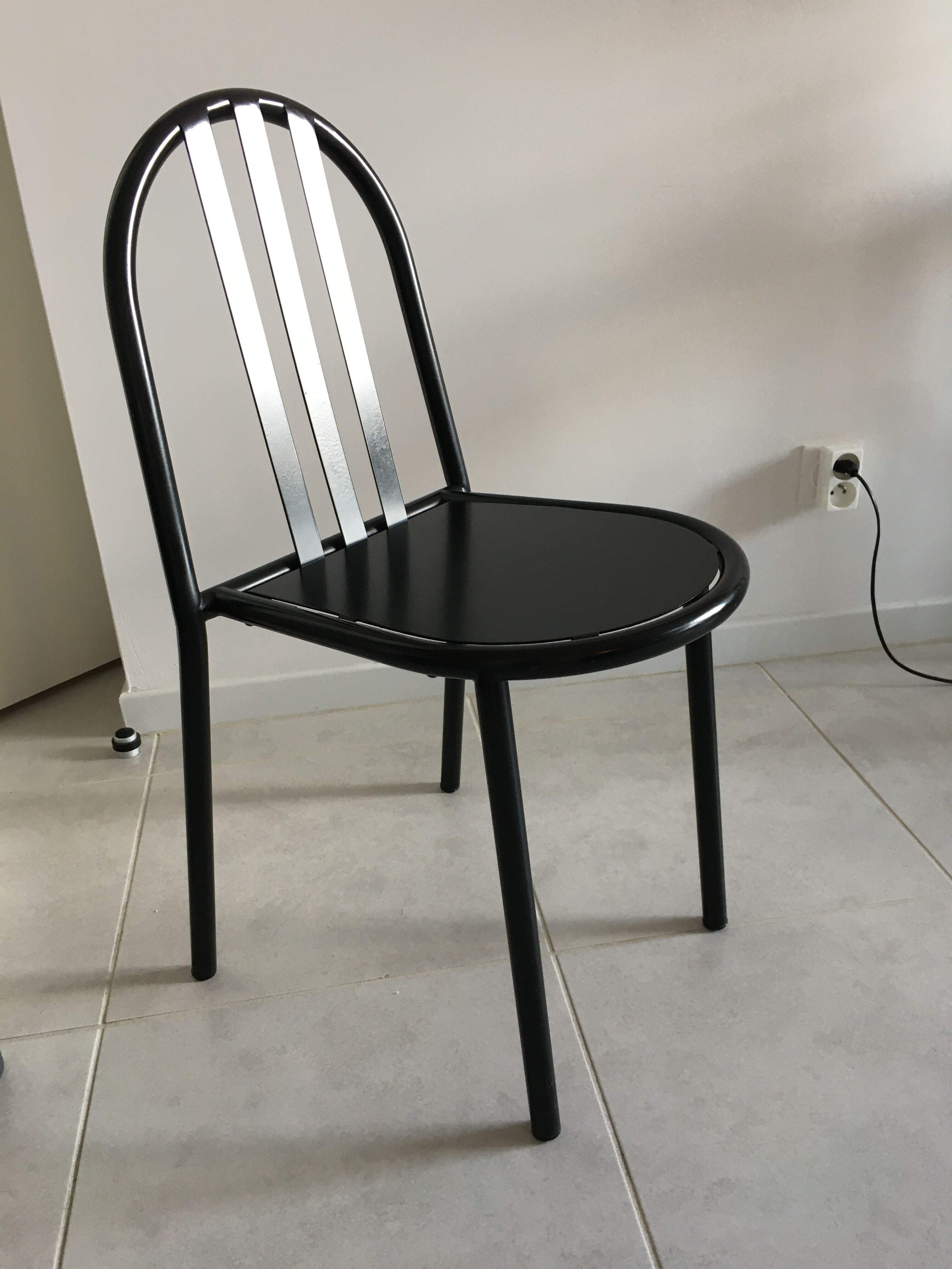4 chaises villa cavrois de Robert Mallet Stevens, edition inconnue récente