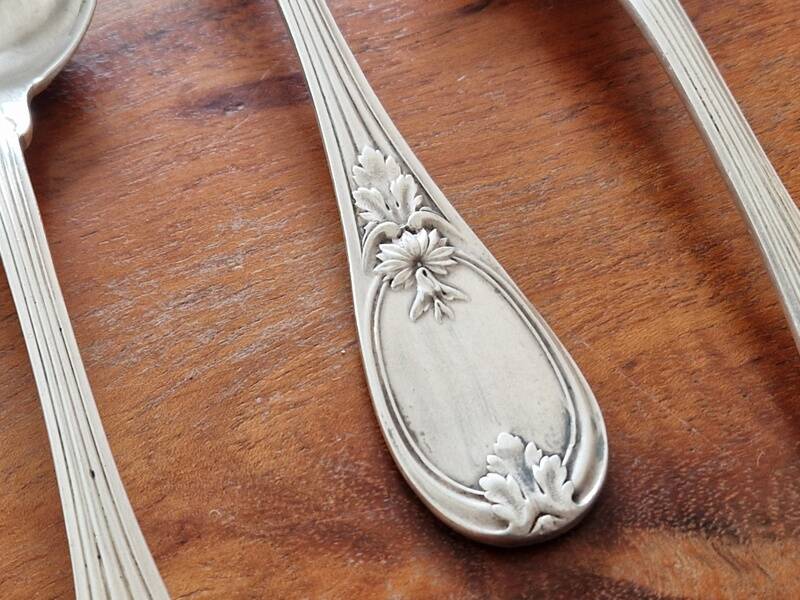 Christofle - Set of 11 dessert spoons in the Trianon model made of metal.