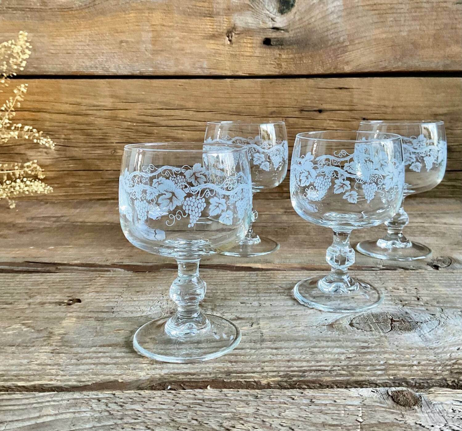 4 small luminarc “vine” glasses