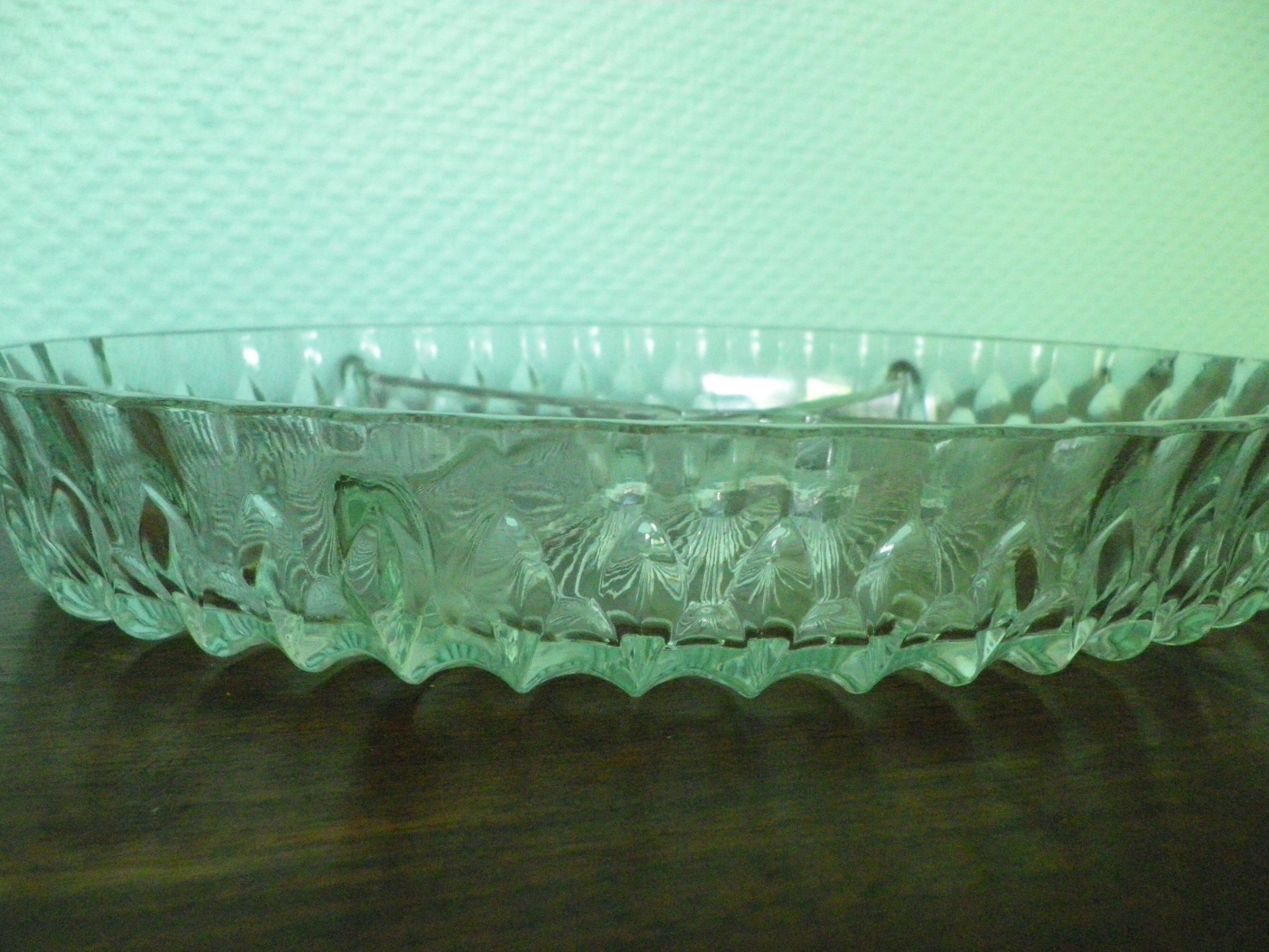 Vintage serving dish with aperitif, appetizers with its 2 serving accessories, original box